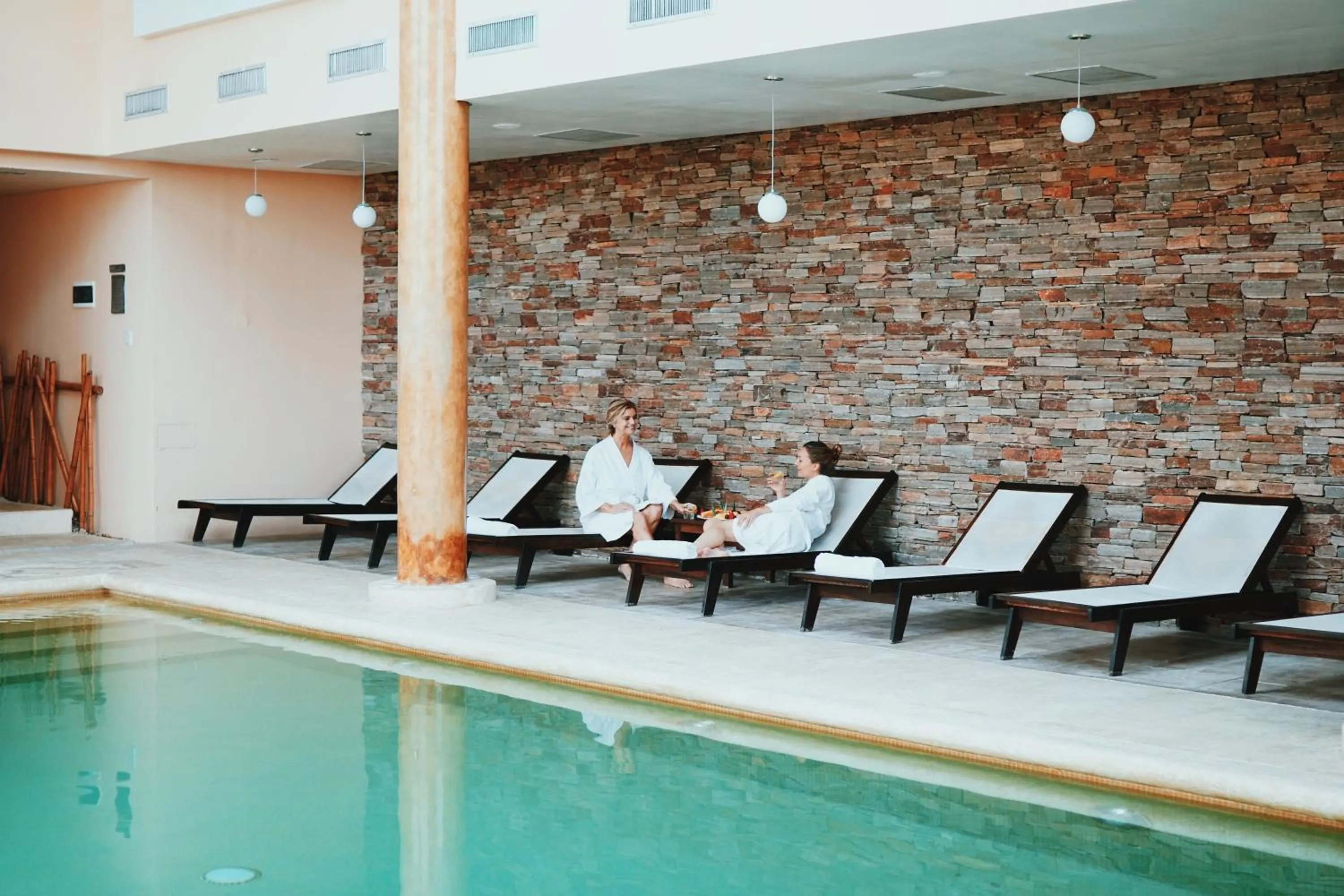 Swimming pool in Howard Johnson Resort & Convention Center Ezeiza