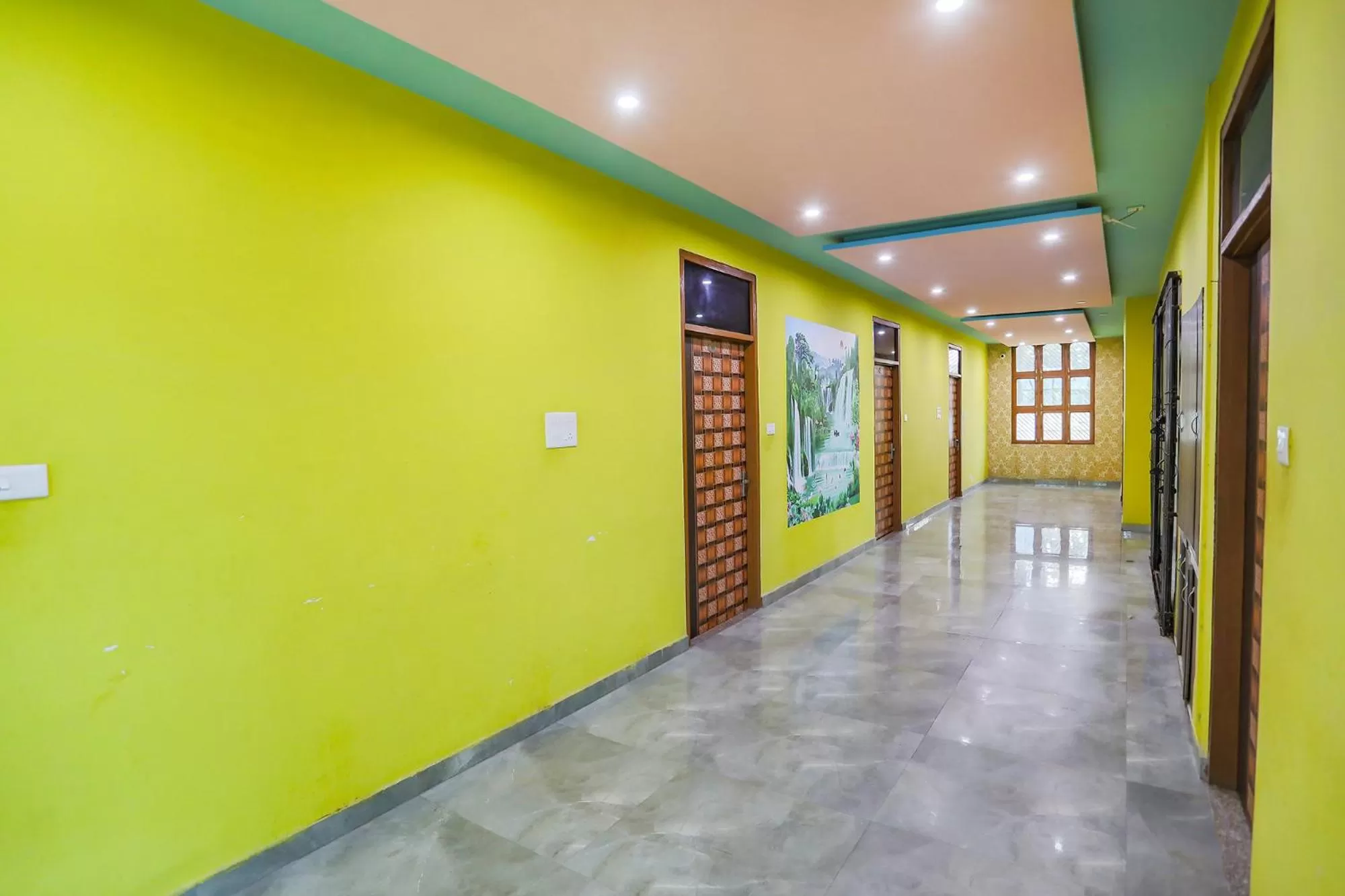 Lobby or reception in FabHotel Kriti Green - Hanuman Mandir, Lathia