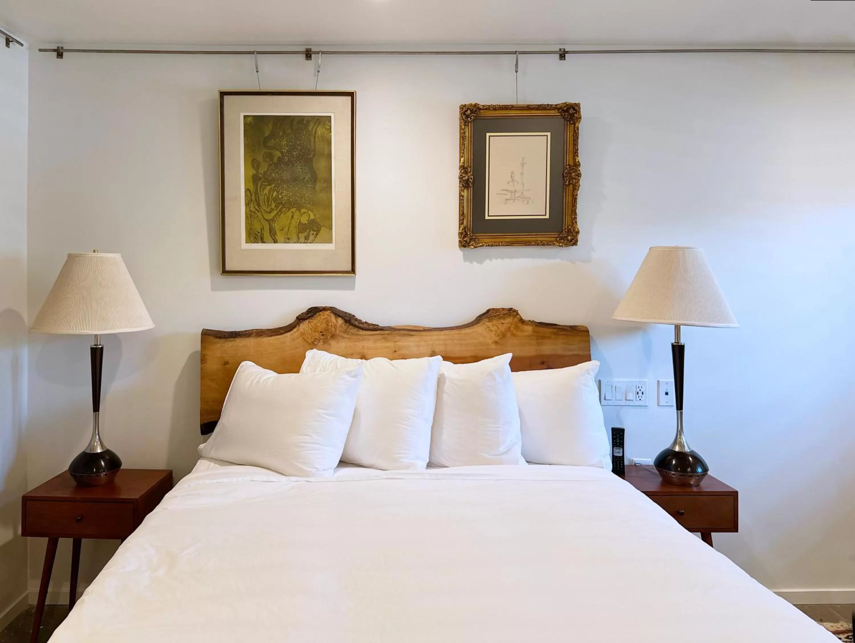 Standard Queen Room in The Astro