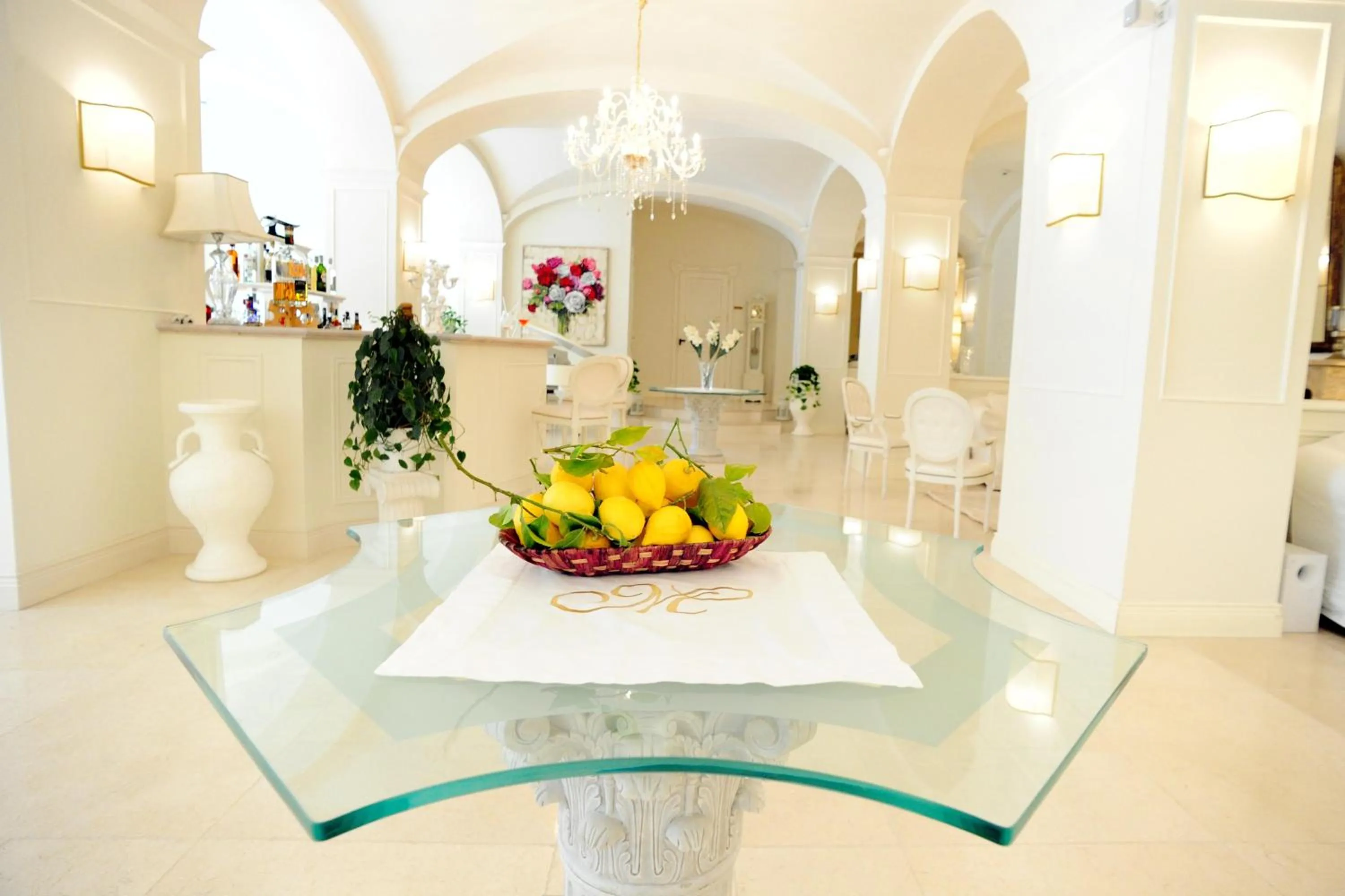 Food and drinks in Minori Palace