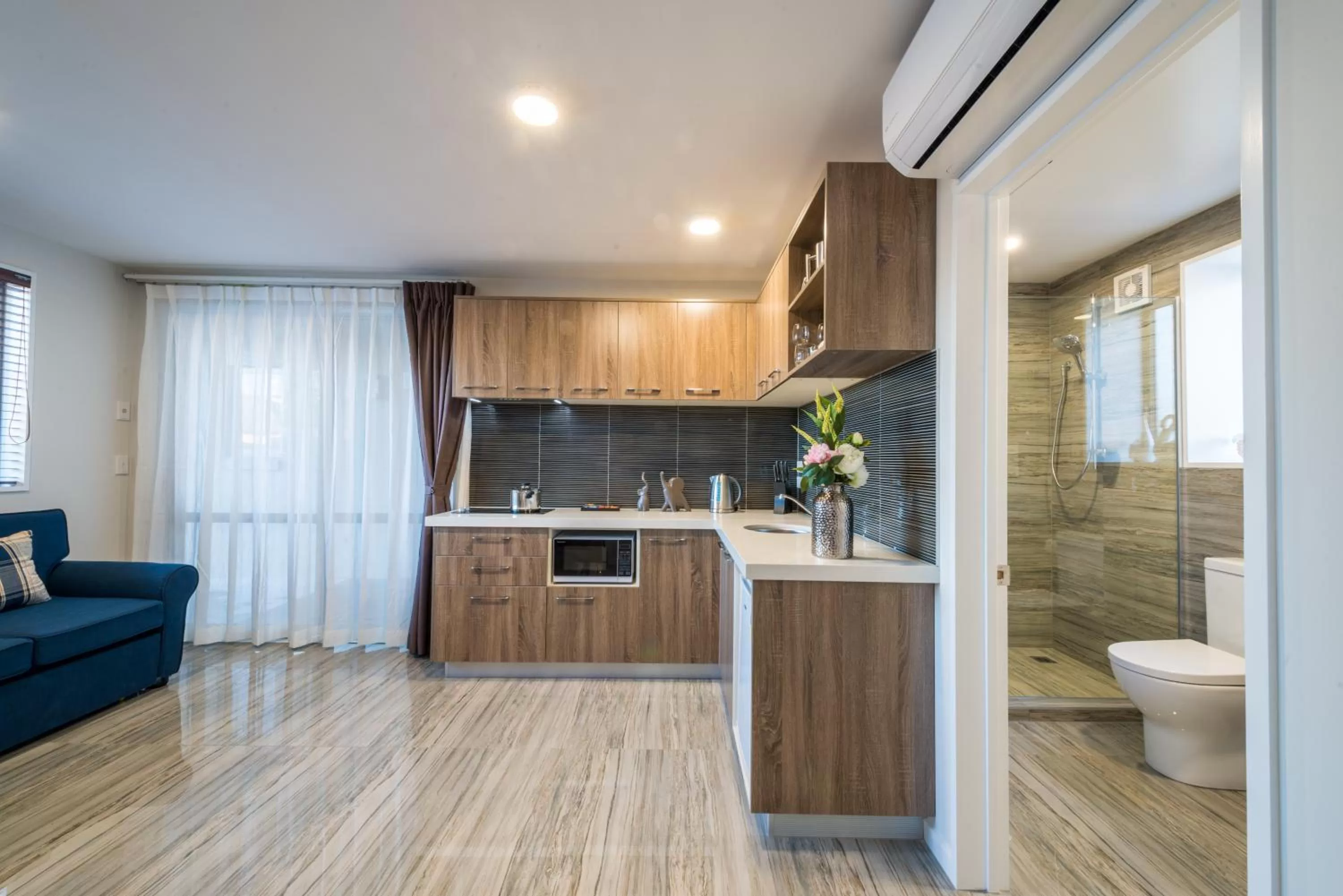 Living room in Golden Star Motel