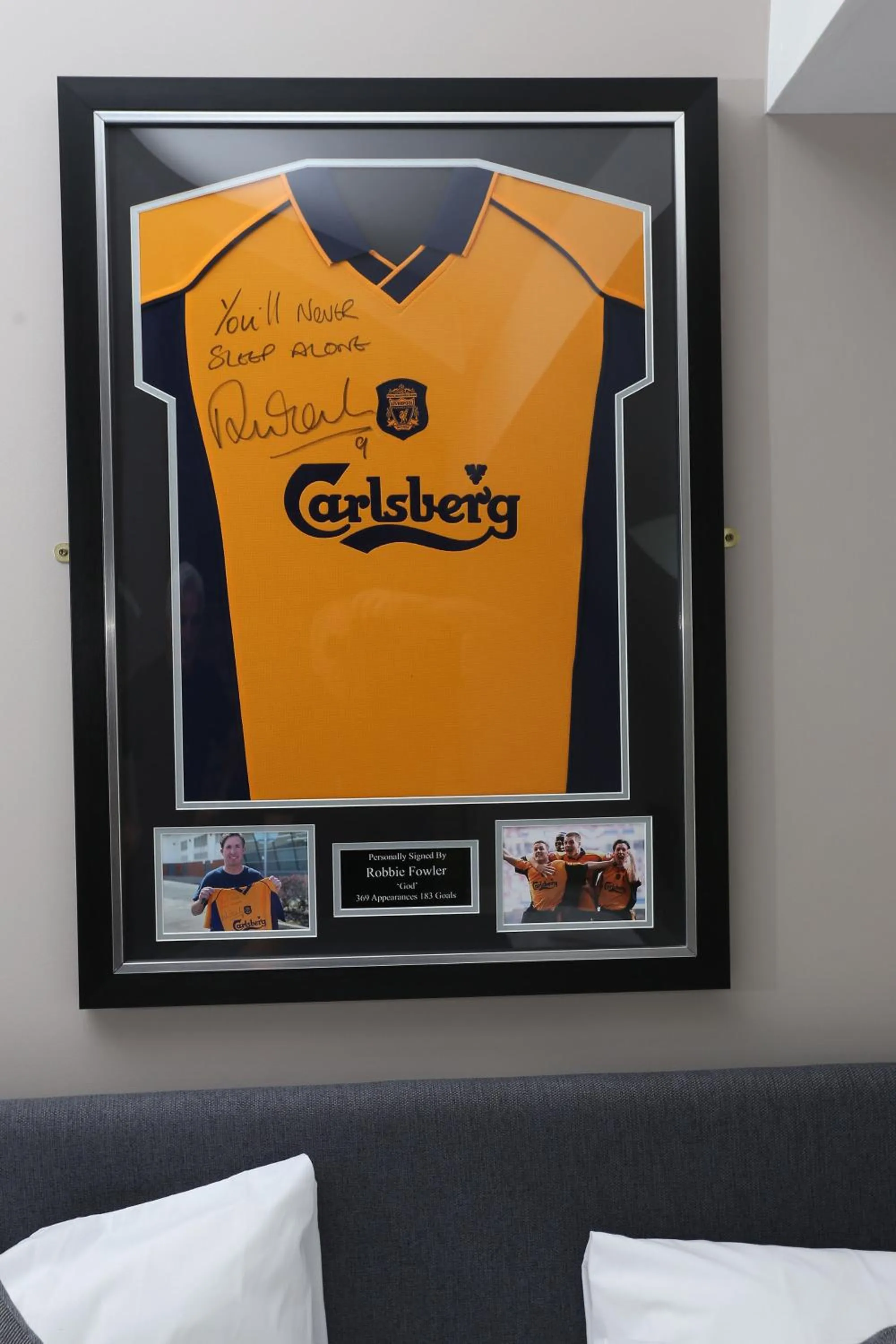 Logo/Certificate/Sign in Hotel Tia