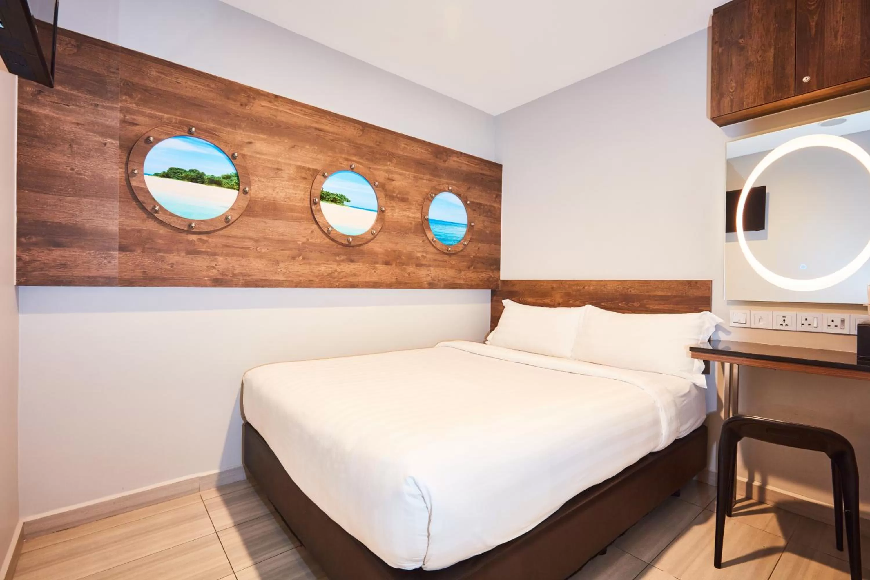 Bed in ibis budget Singapore Selegie