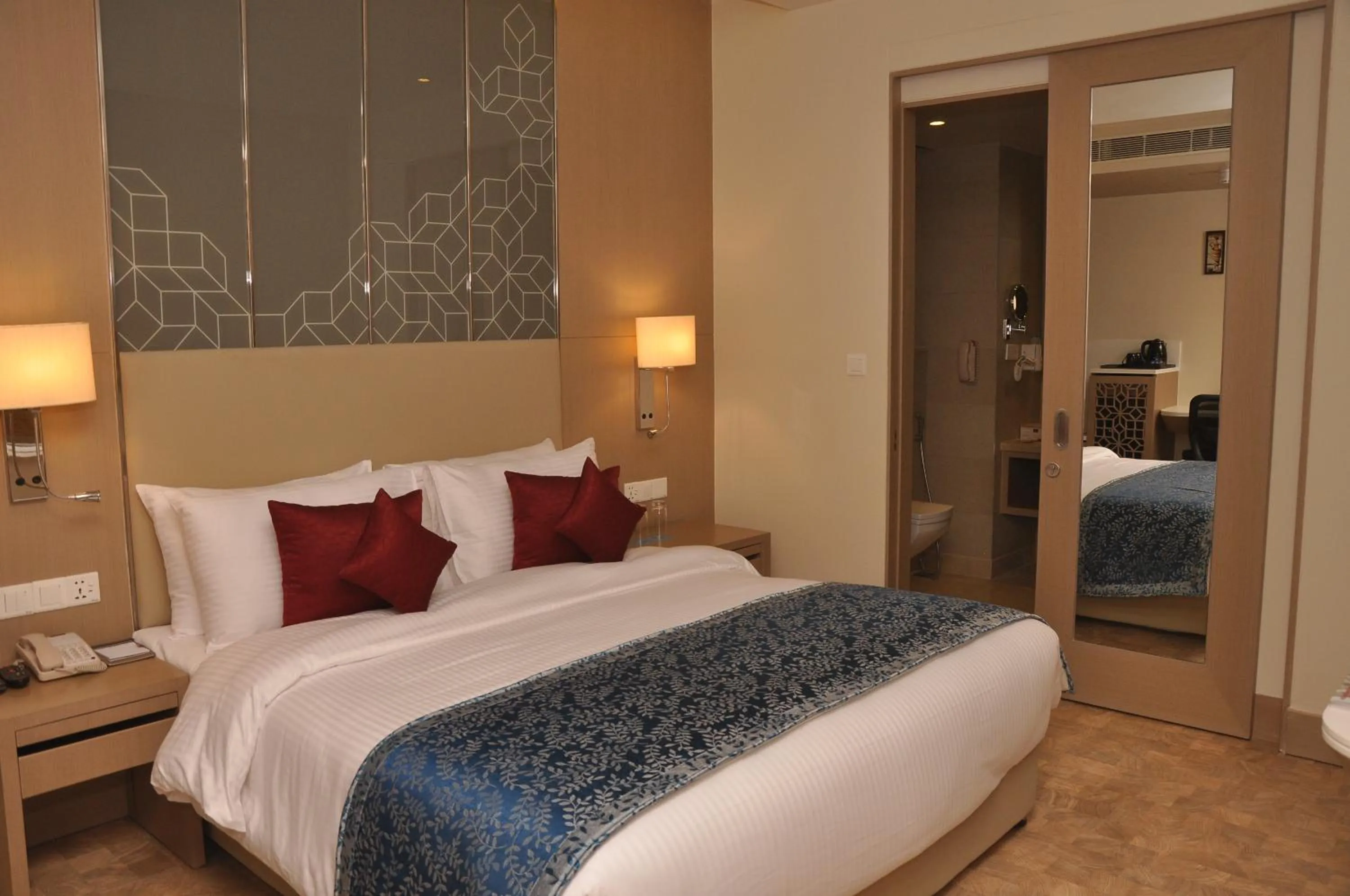 Photo of the whole room, Bed in Days Hotel Jaipur Tonk Road By Wyndham