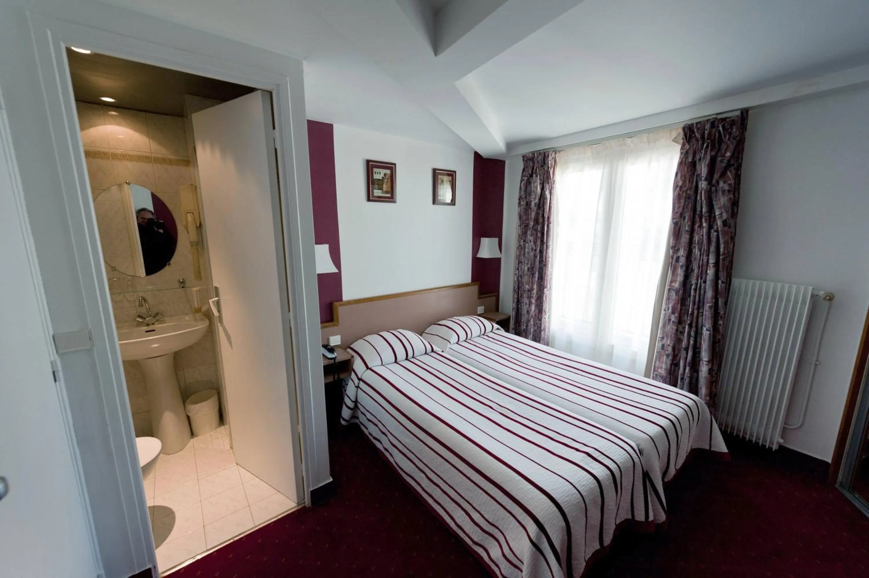 Photo of the whole room, Bed in Hotel Royal Bergère