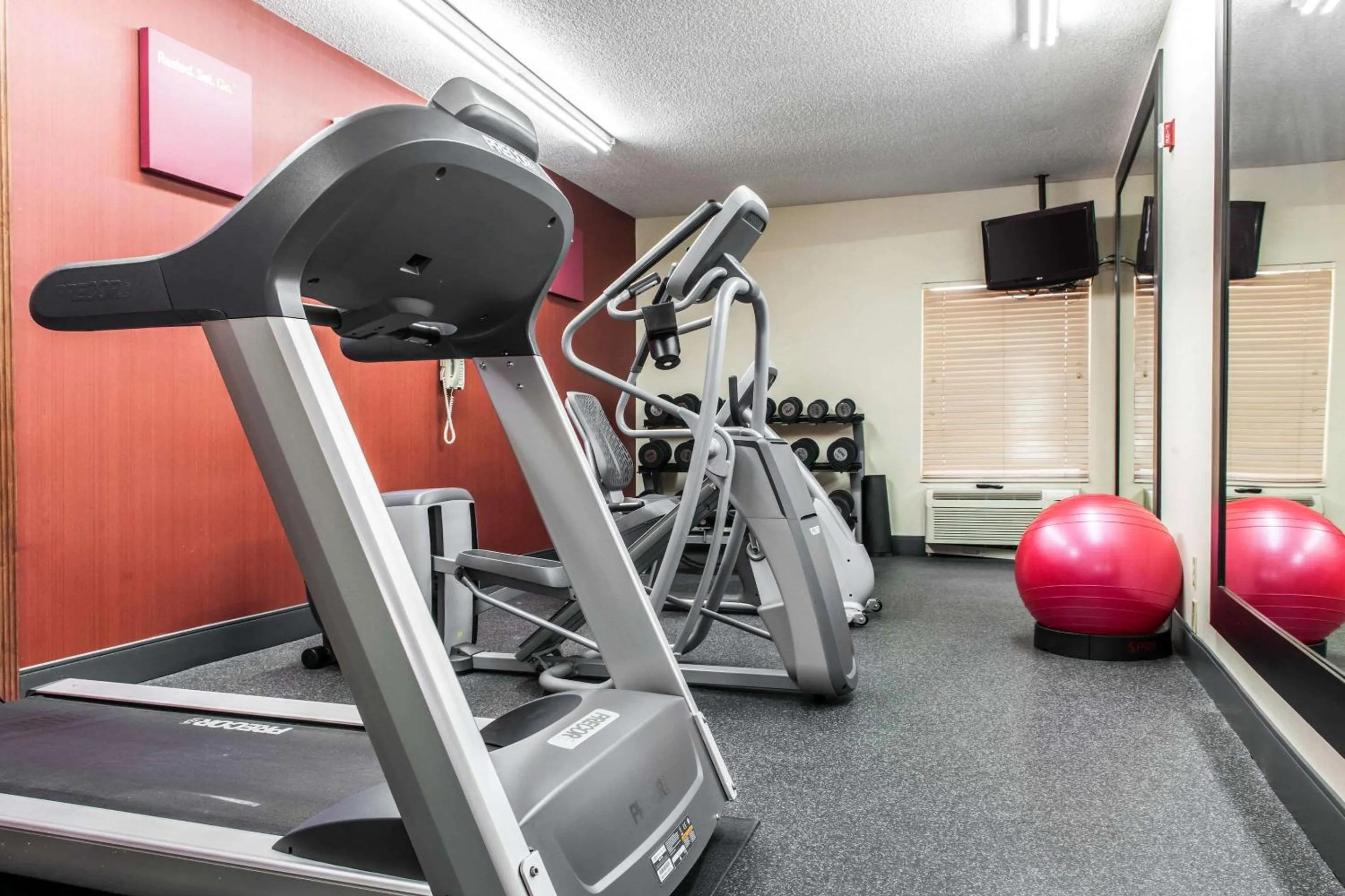 Fitness centre/facilities in Comfort Inn Blue Ash North