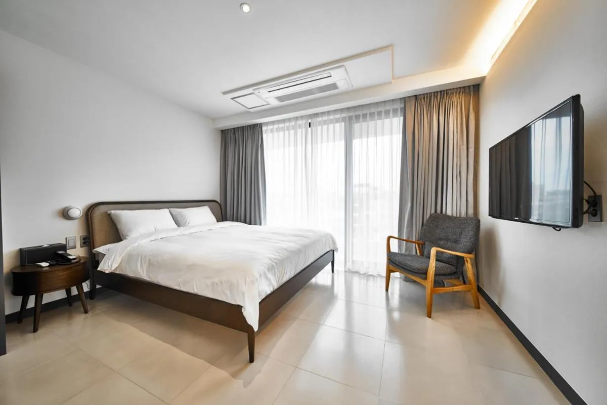 Bed in Lareem Boutique Hotel