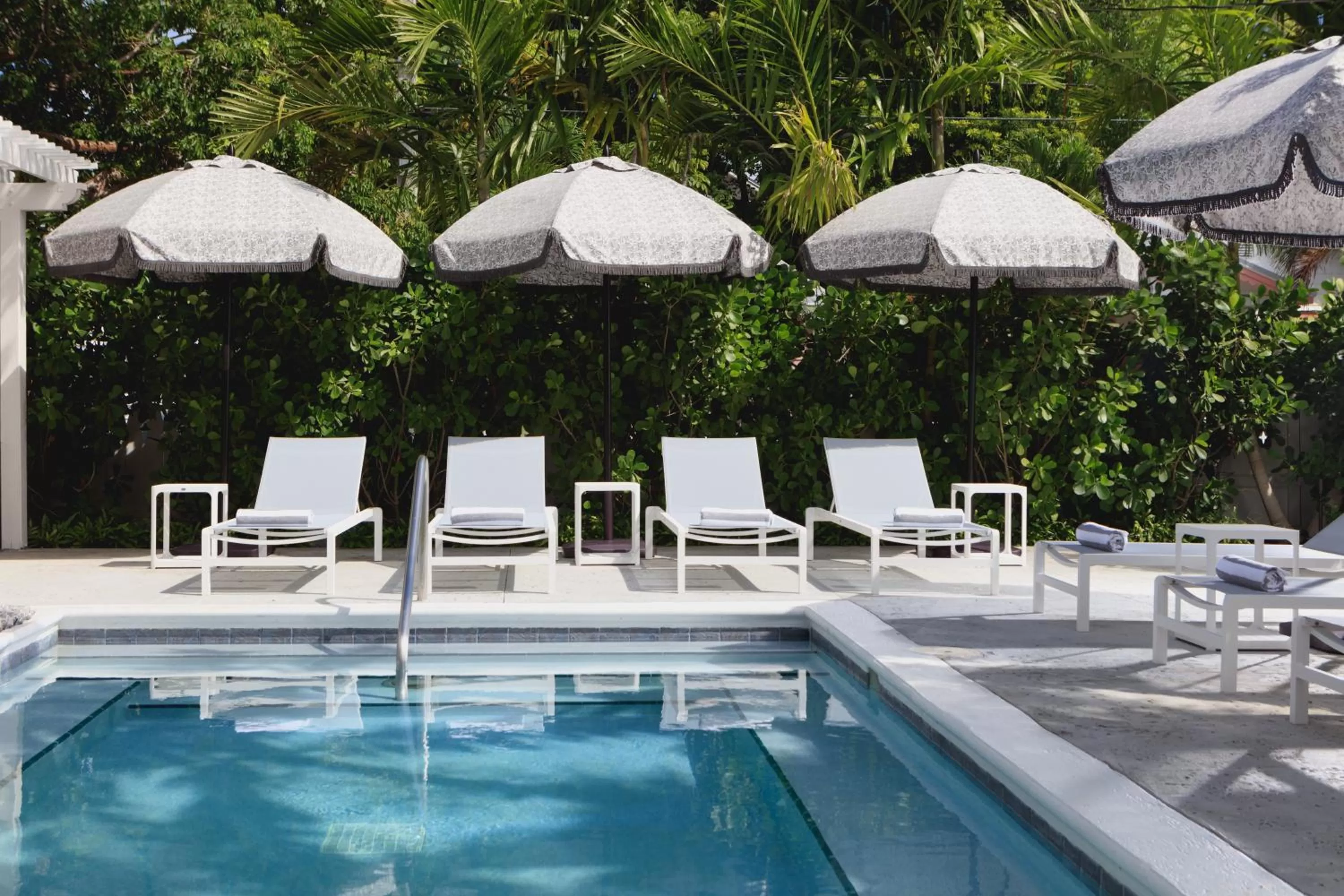 Swimming pool in Ella's Cottages - Key West Historic Inns