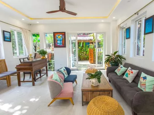 Lobby/Reception in Peach House