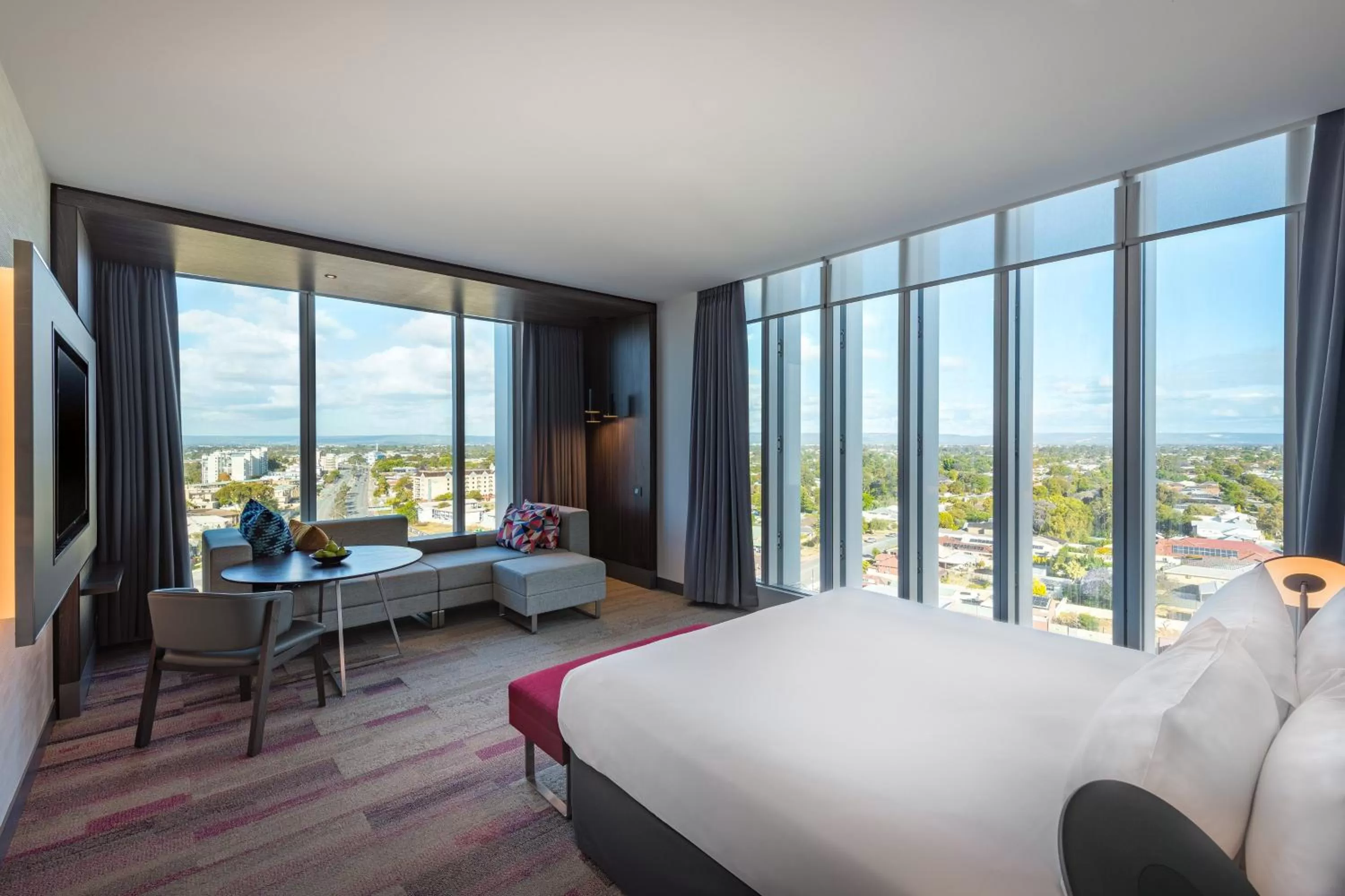 Photo of the whole room, Bed in Aloft Perth
