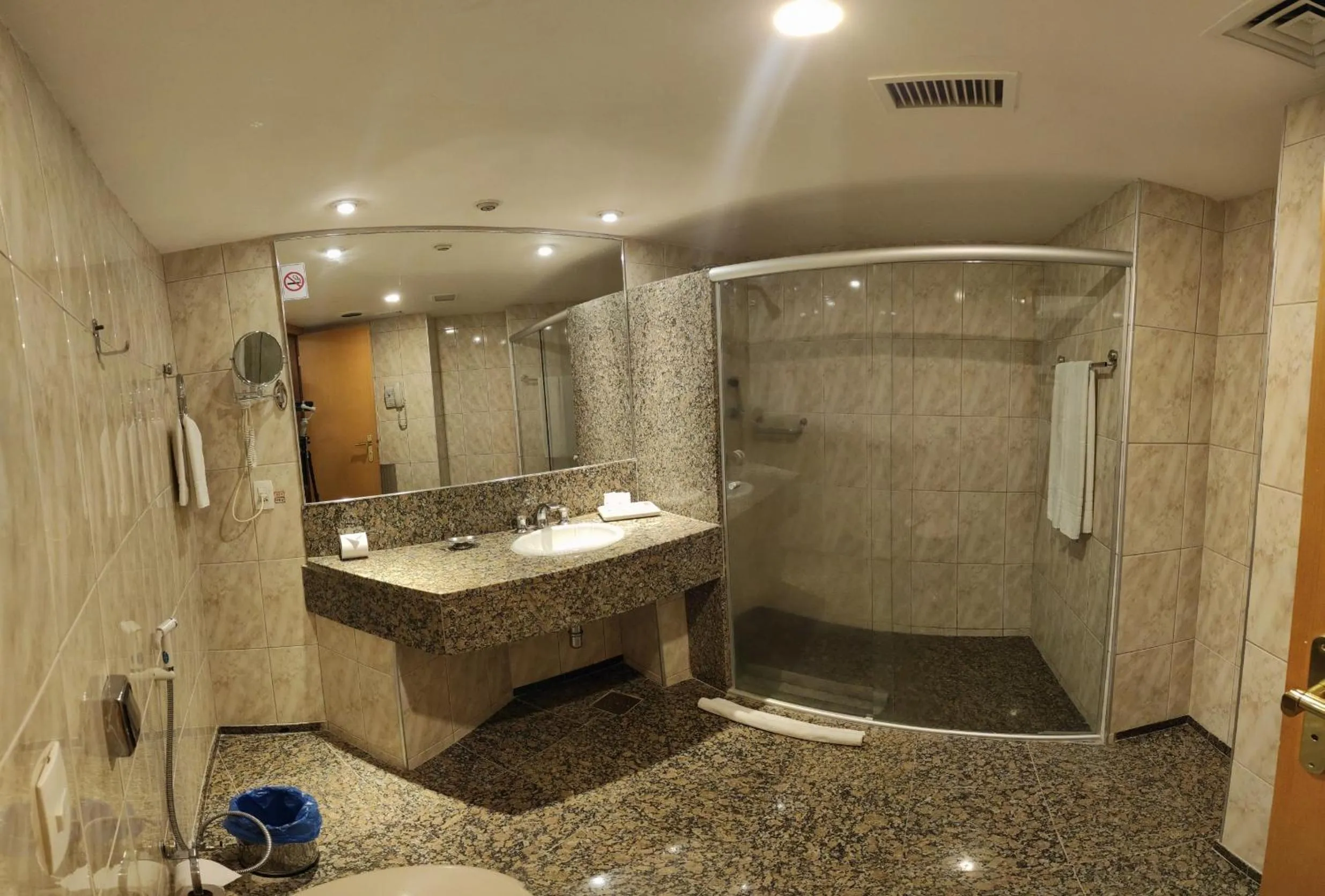 Bathroom in Hotel Golden Park Internacional Foz & Convenções By Nacional Inn