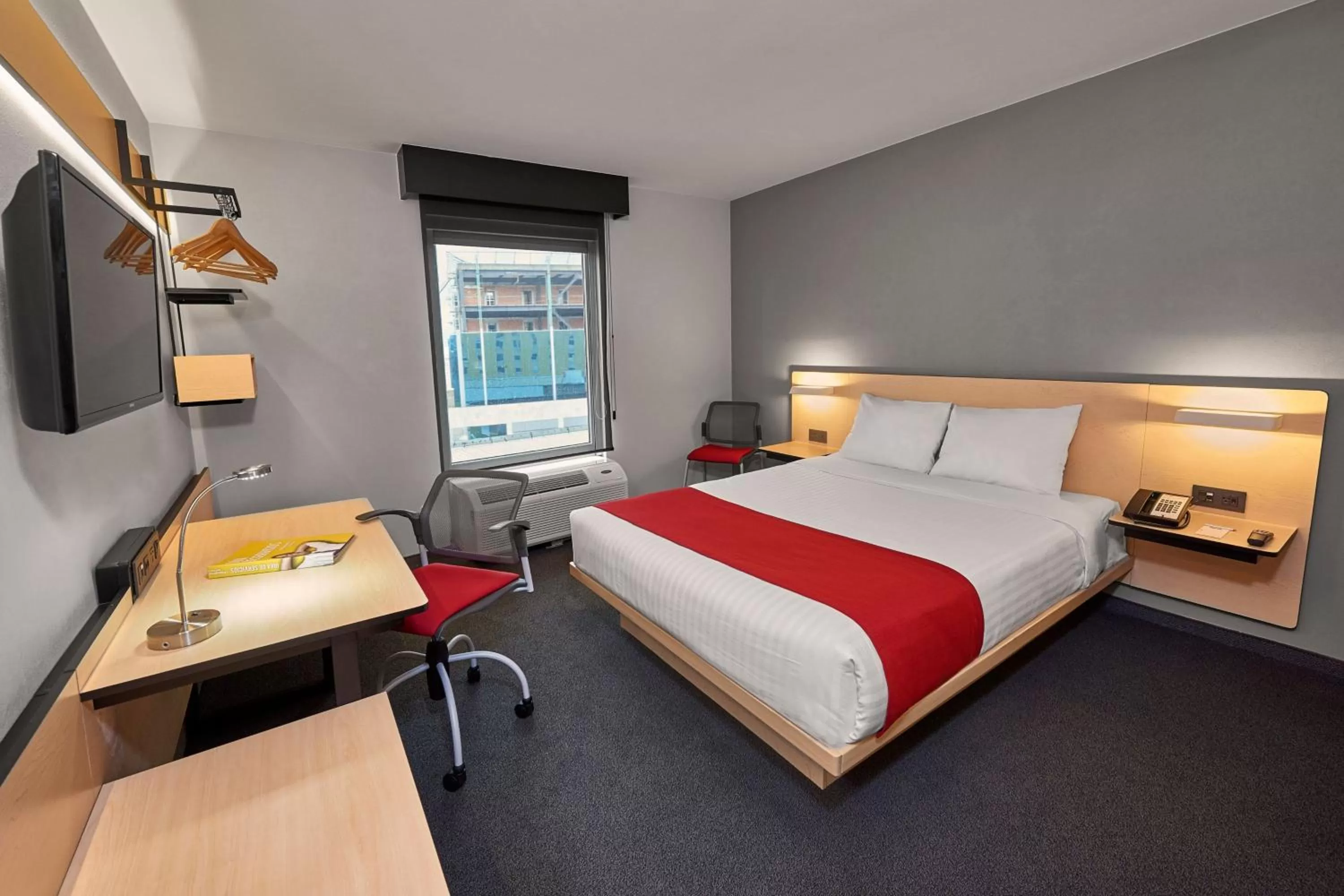 Photo of the whole room, Bed in City Express by Marriott Toluca