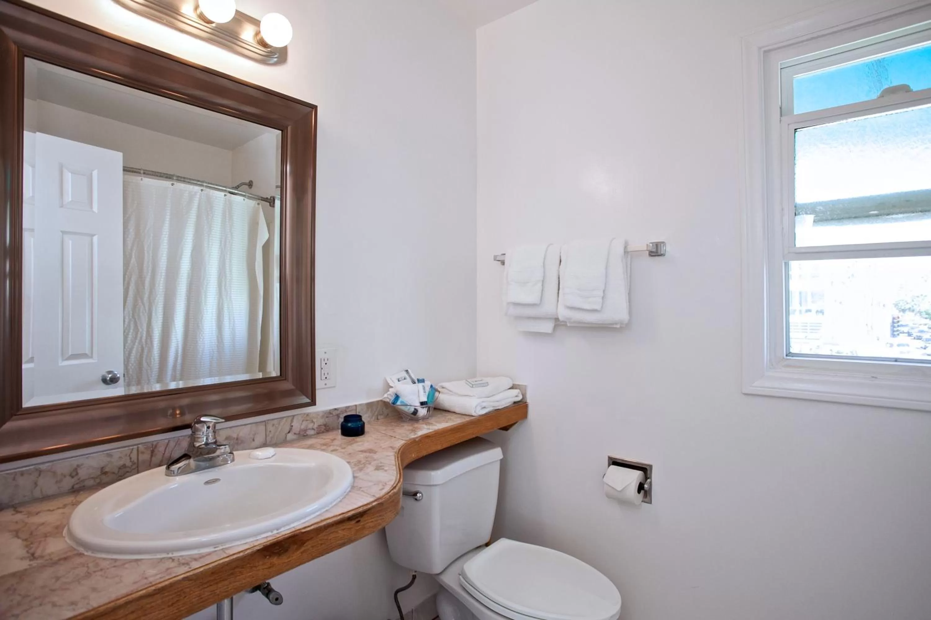 Bathroom in Ocean Lodge Santa Monica Beach Hotel