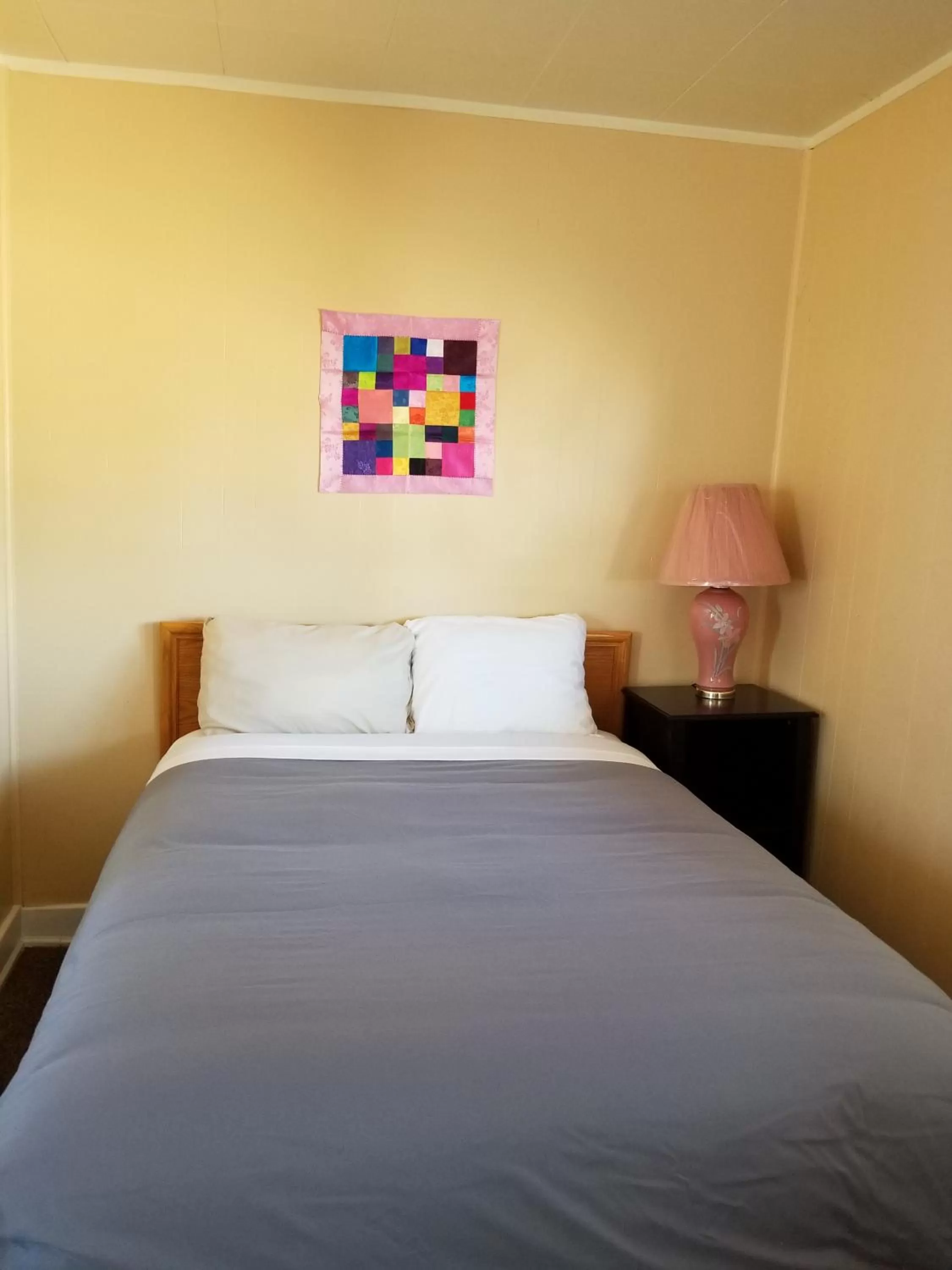 Bed in Melsask Motel