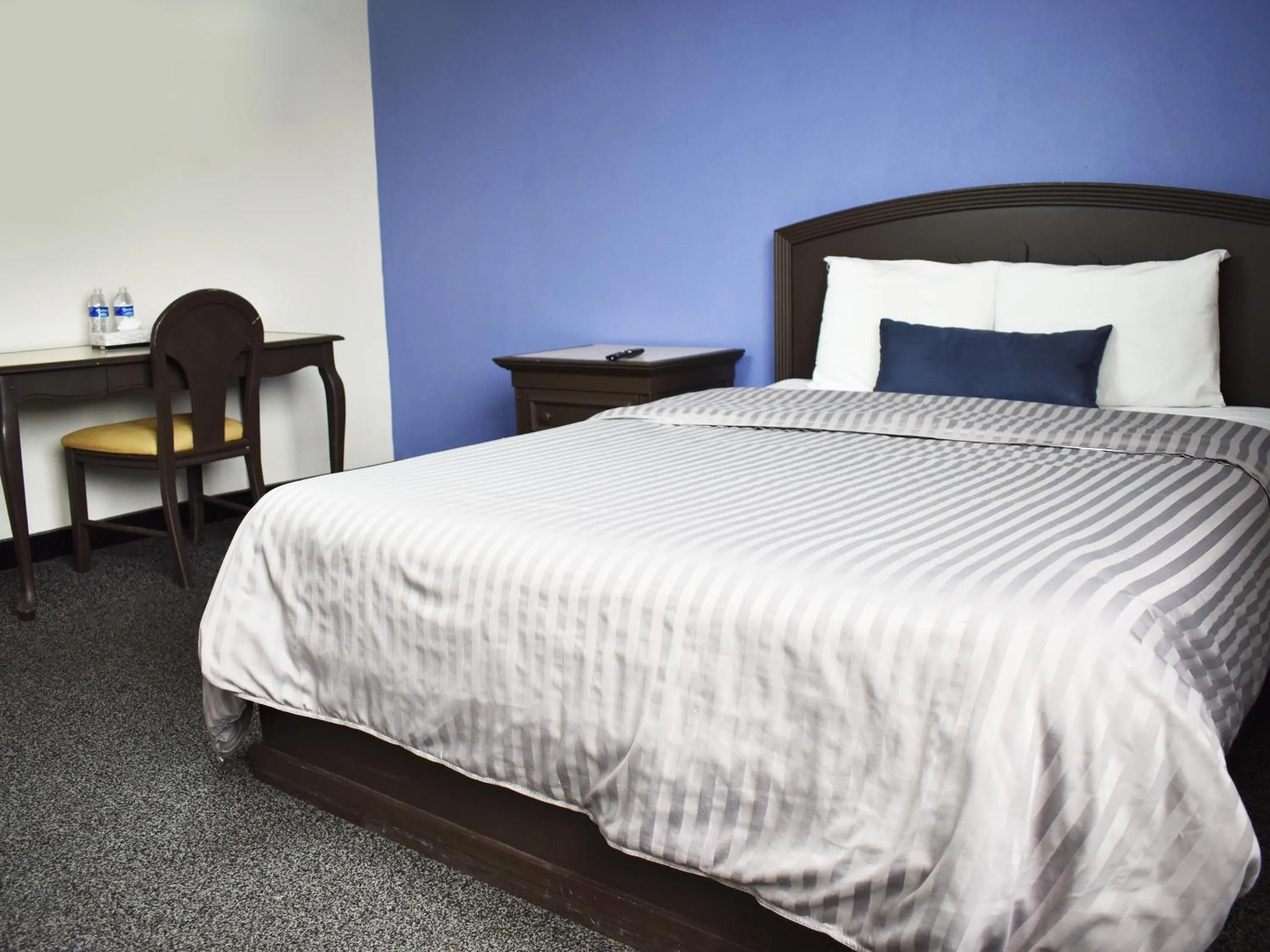 Bedroom in Hotel Corona Plaza