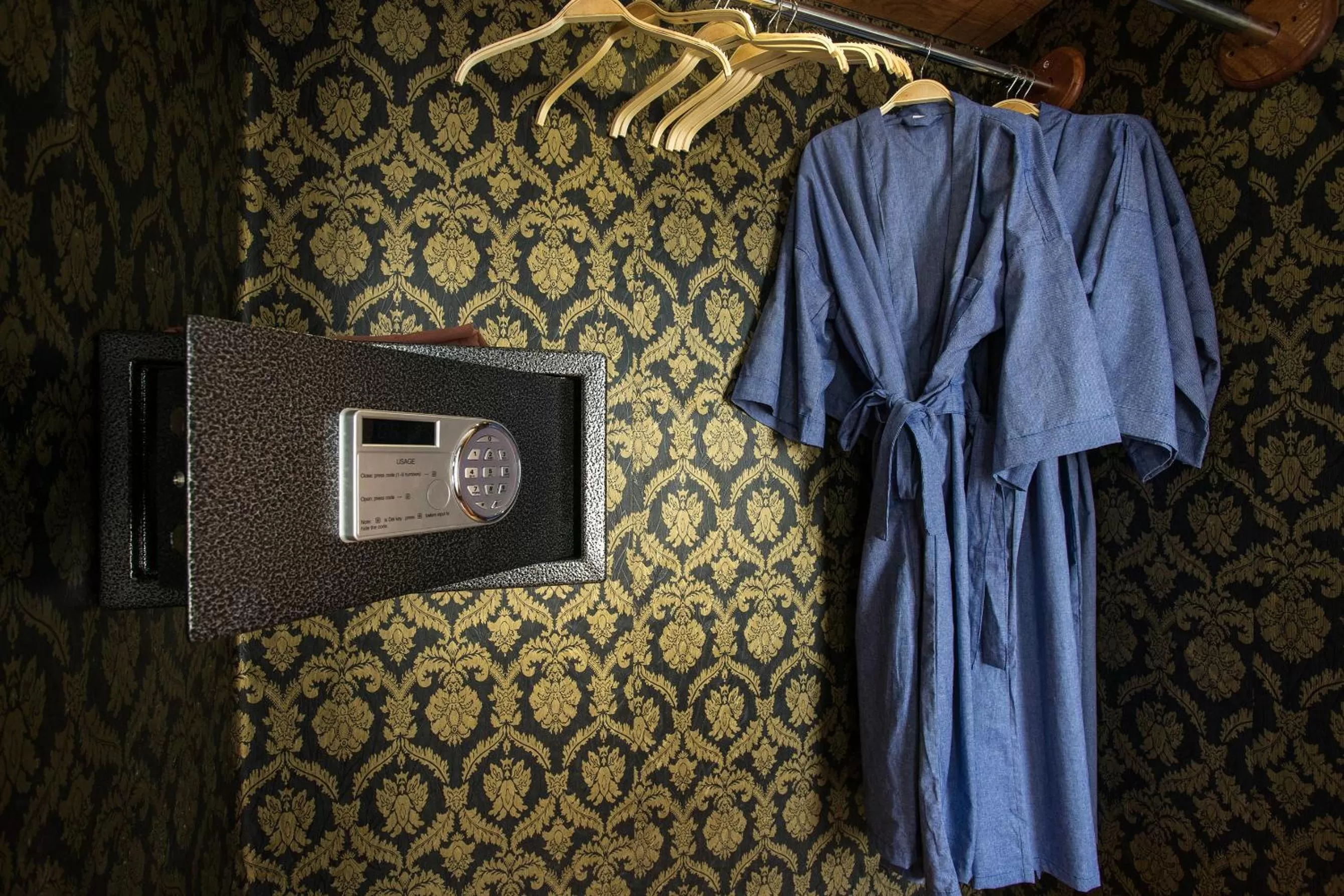 Decorative detail in Okay Palace Hotel