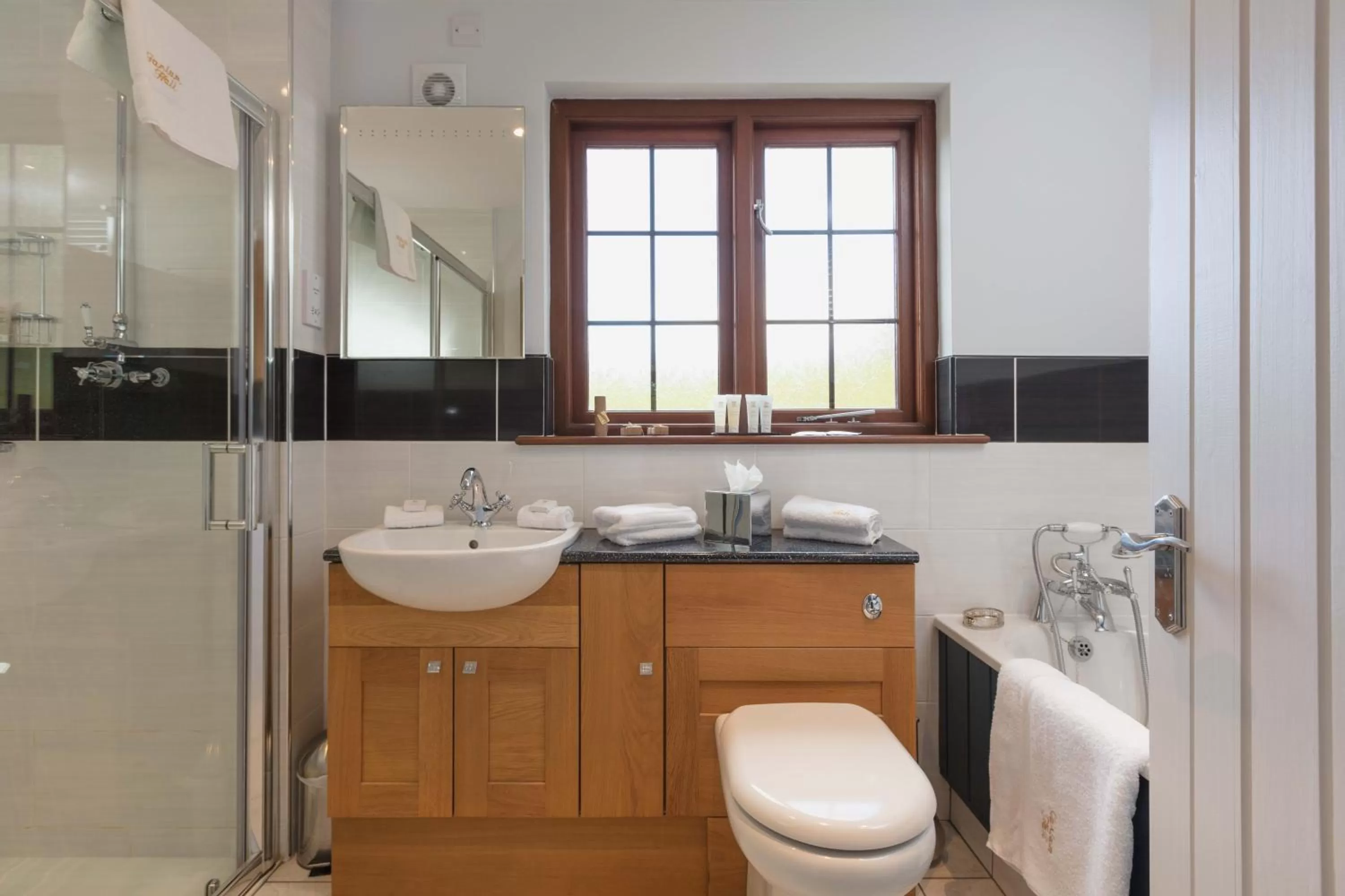 Toilet in Farlam Hall Hotel & Restaurant