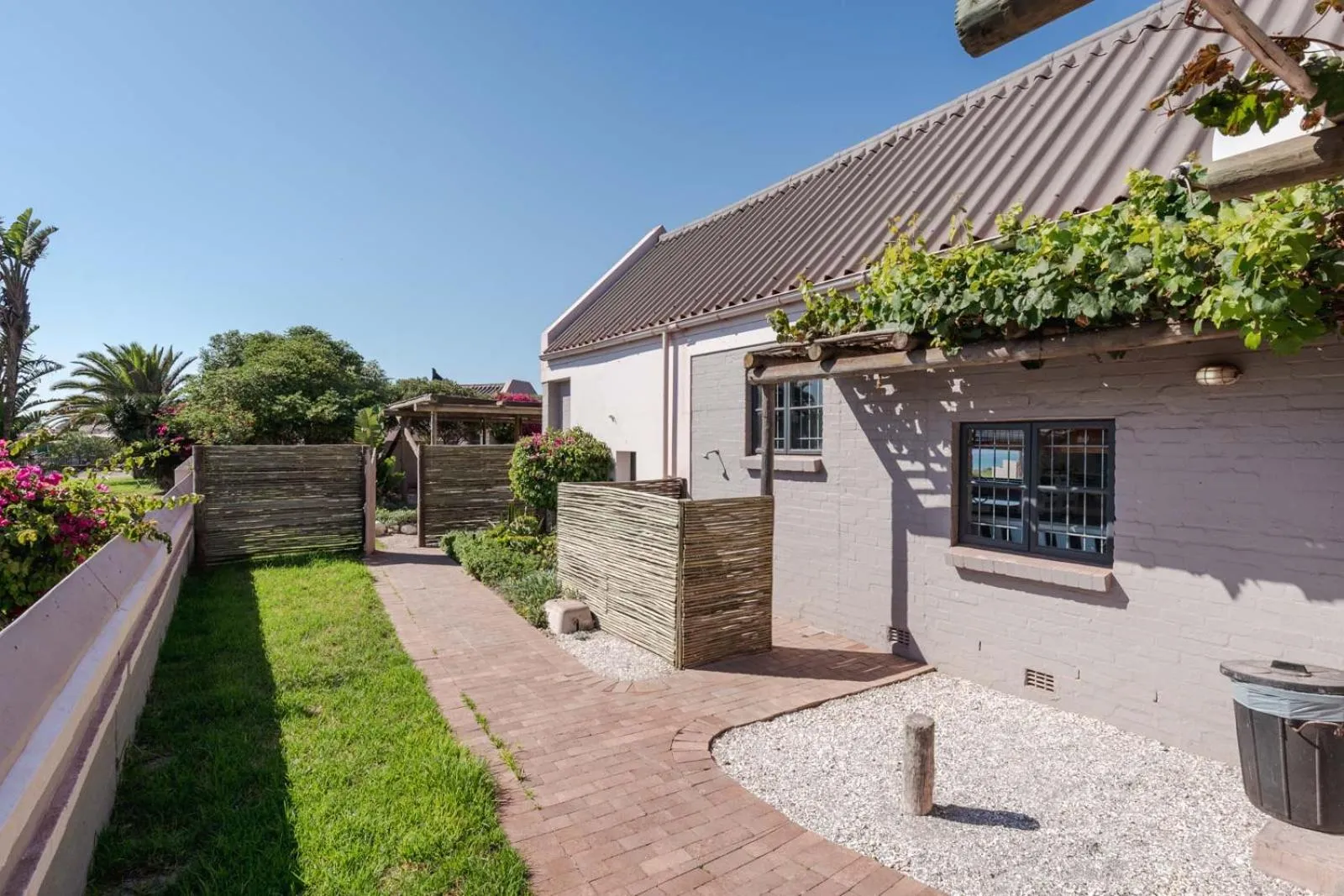 Facade/entrance in Blue Bay Lodge