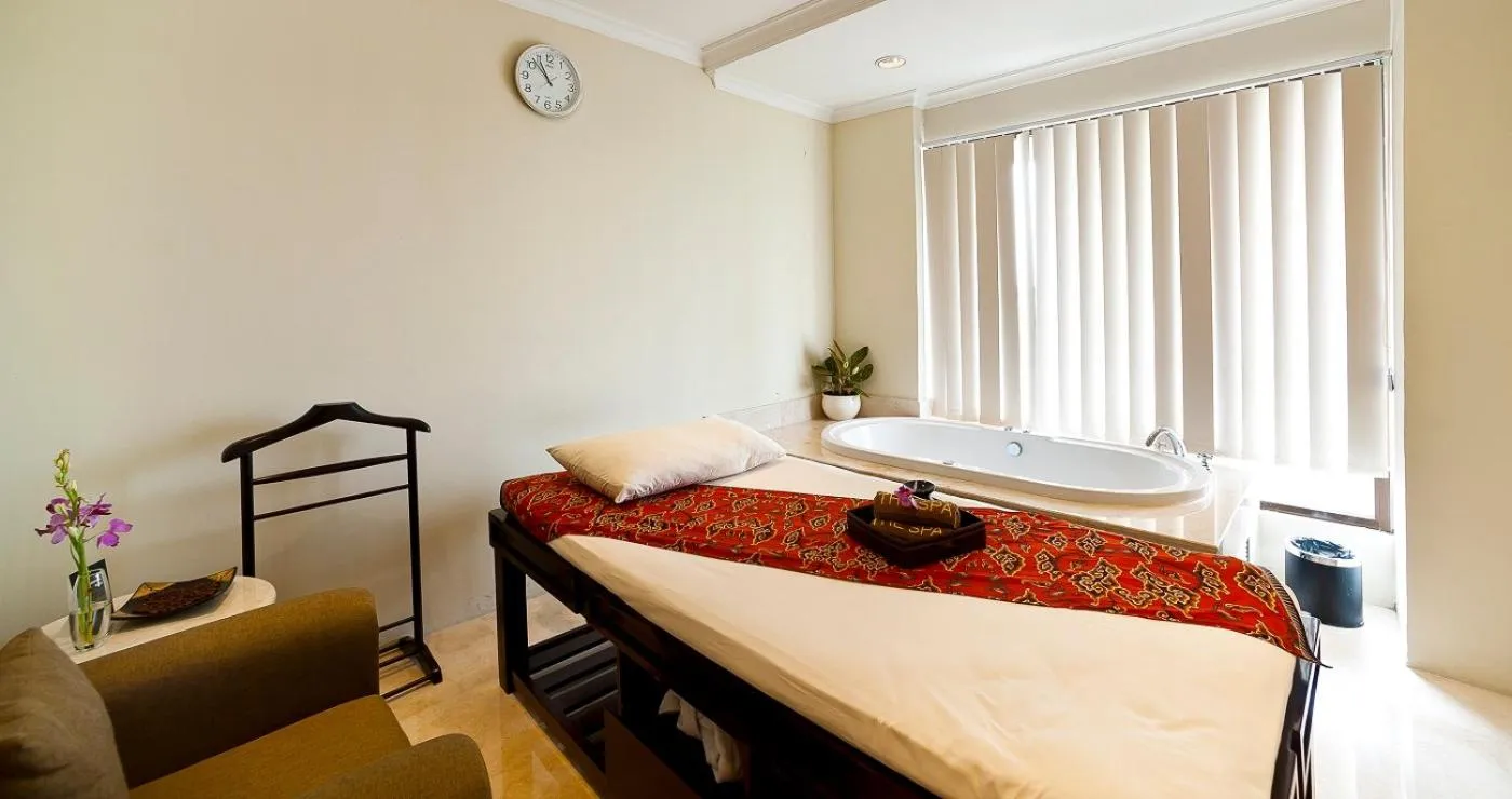 Spa and wellness centre/facilities, Bed in Royal Kuningan