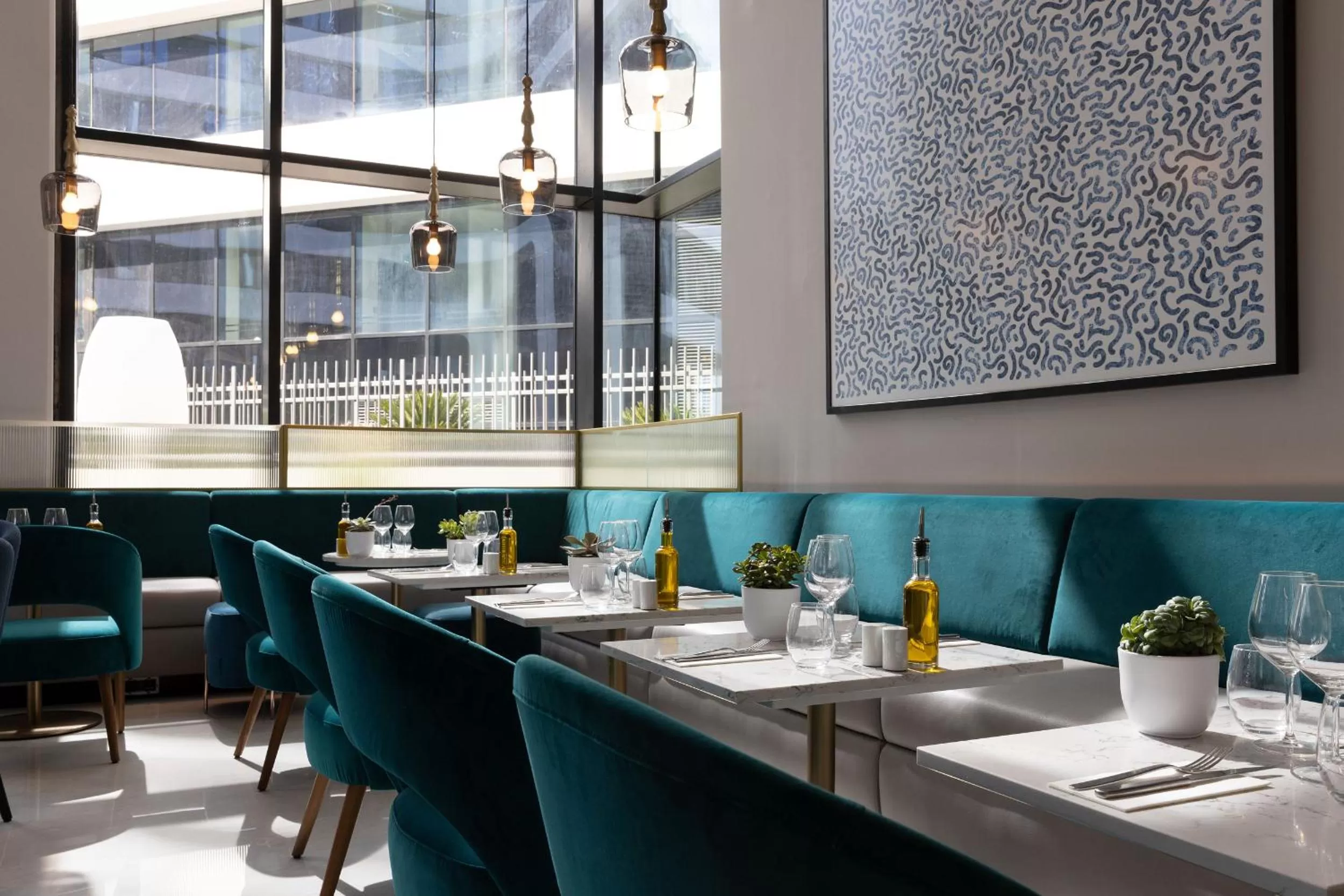 Restaurant/places to eat in Sheraton Nice