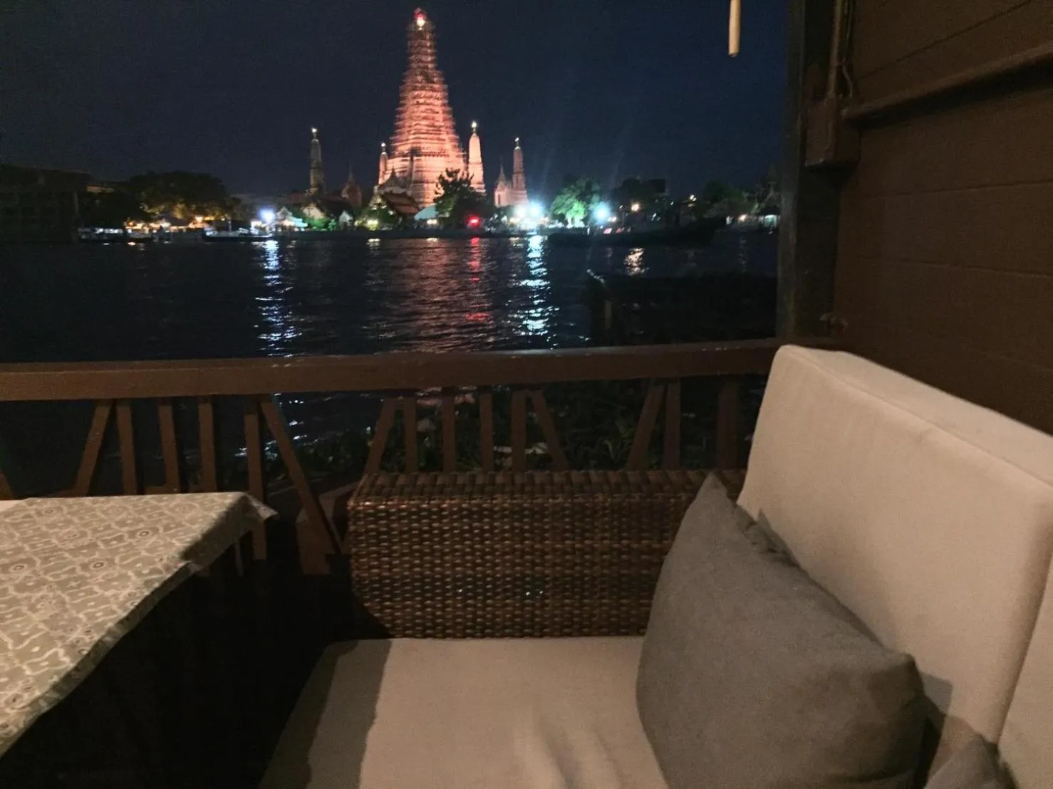 Restaurant/places to eat in Sala Arun