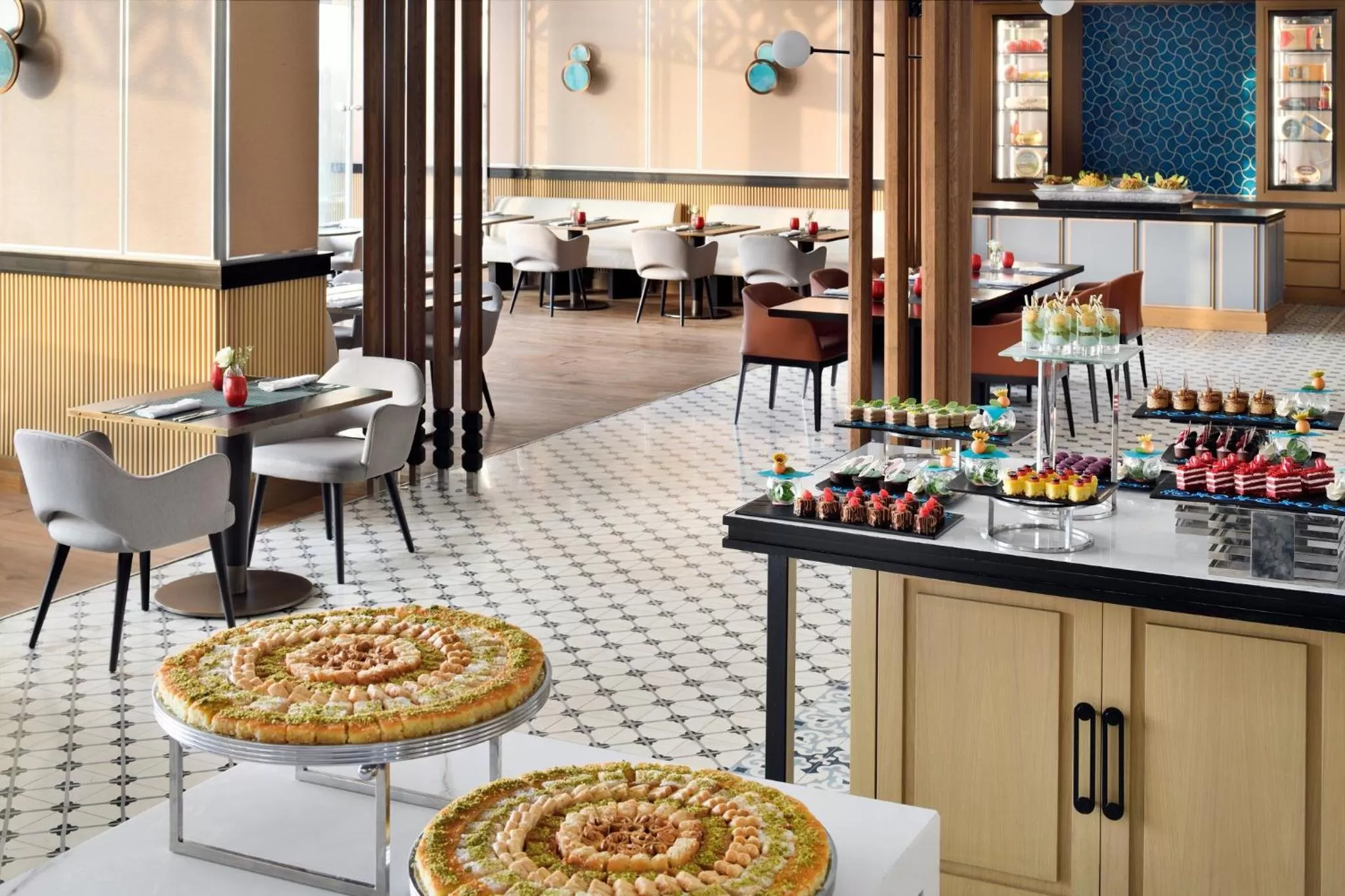 Restaurant/places to eat in Crowne Plaza - Jeddah Al Salam by IHG