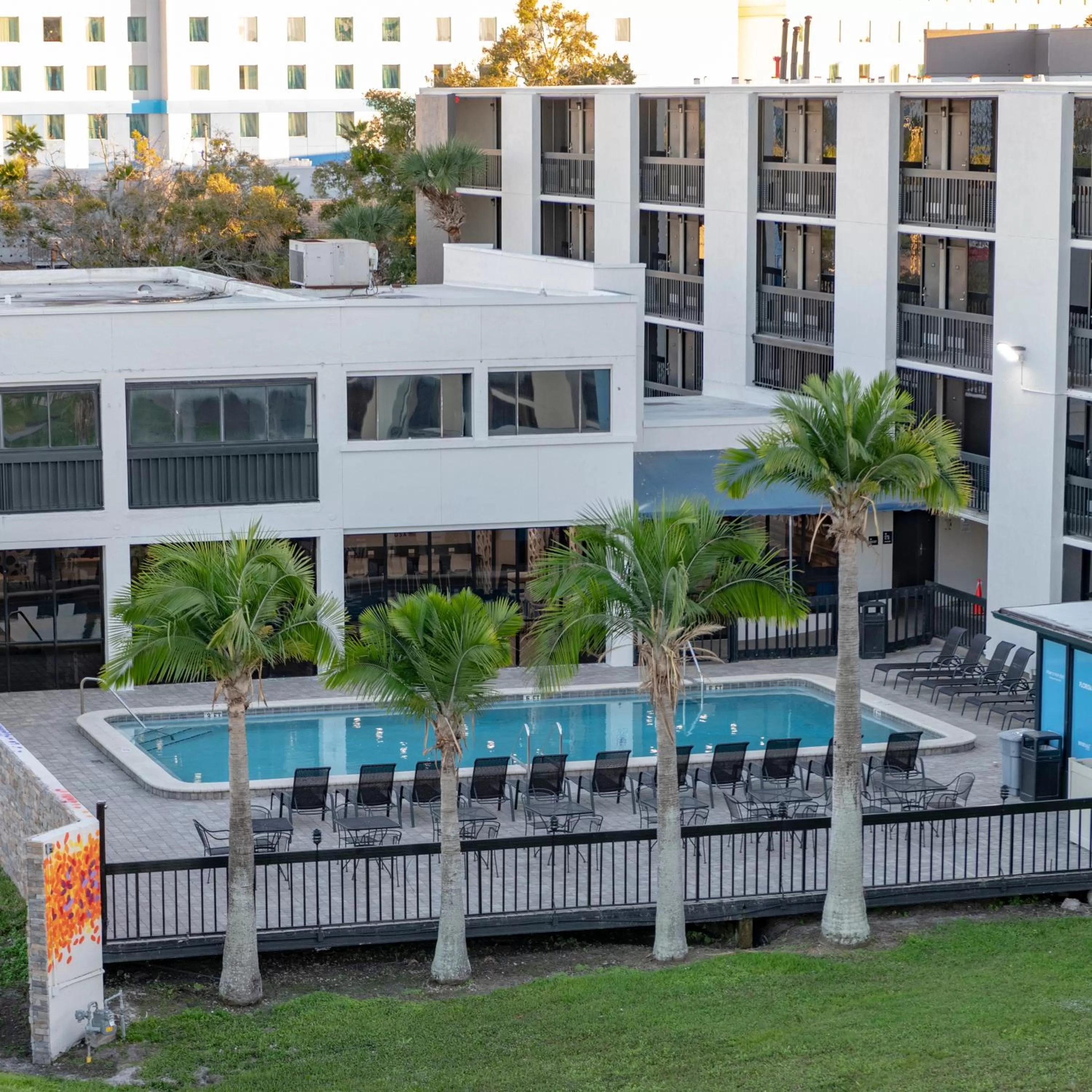 Property building in Hotel Monreale Express International Drive Orlando