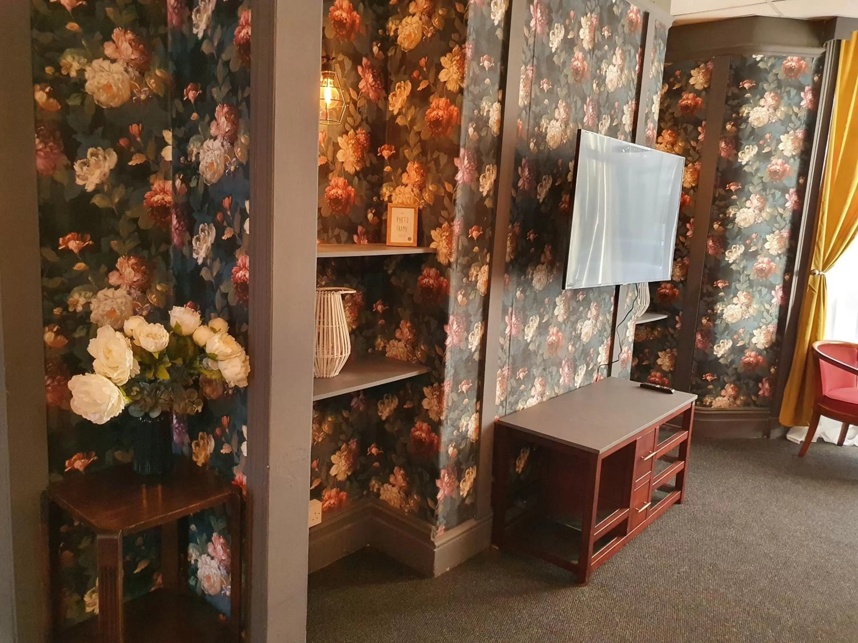 Lobby or reception in Balkan Hotel