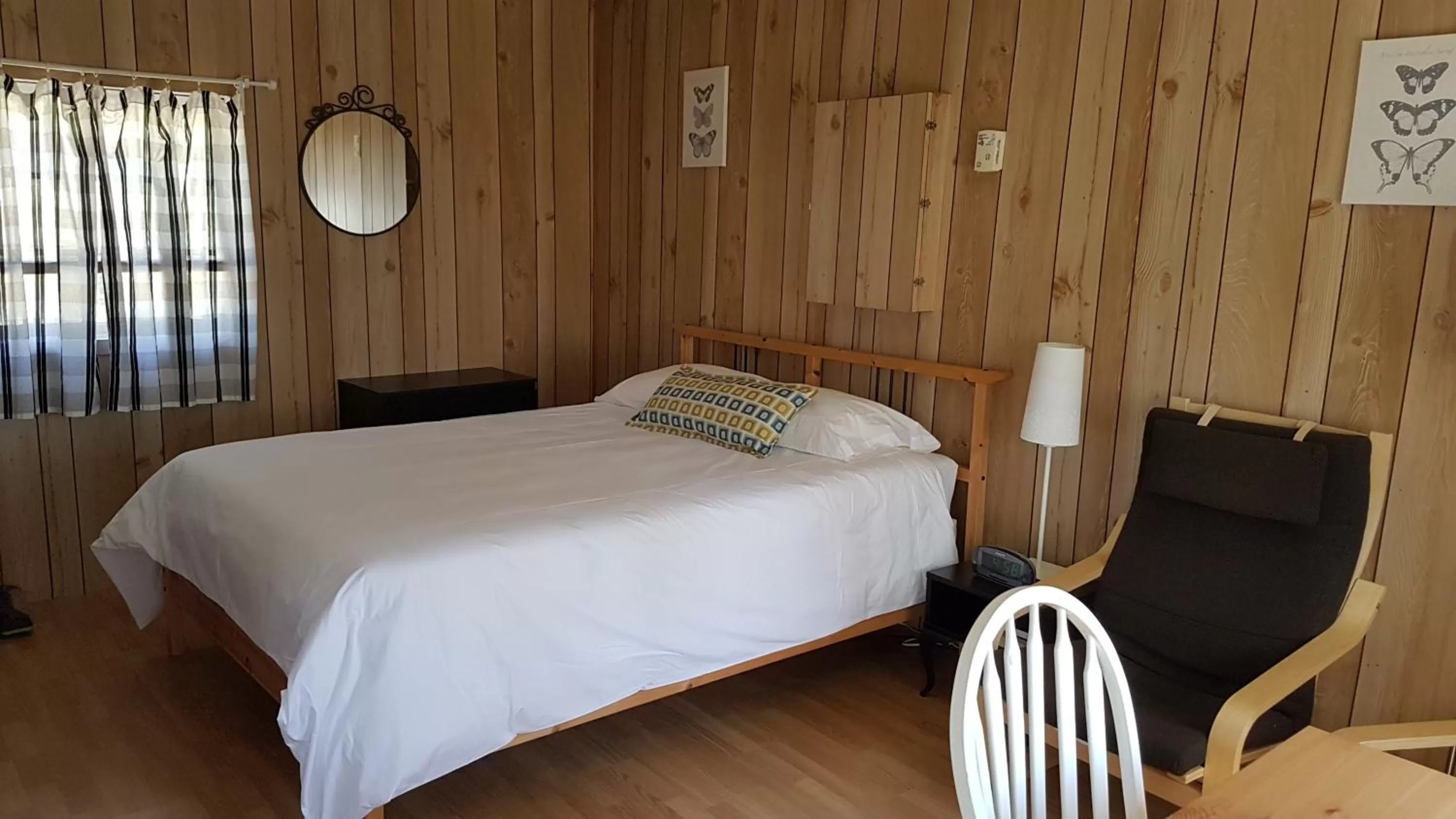 Photo of the whole room in Parkway Cottage Resort and Trading Post