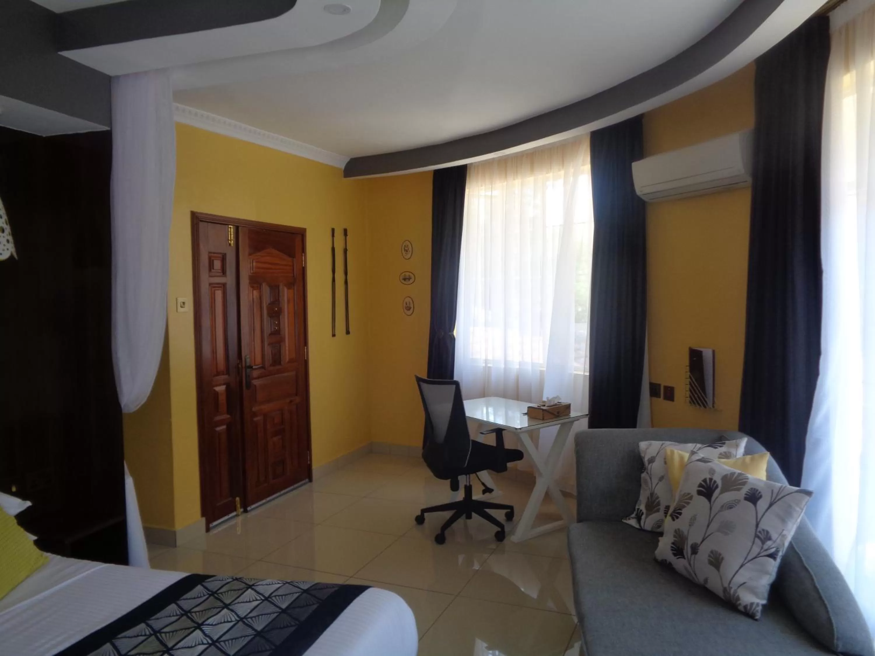 Seating area, Bed in The Clarice House