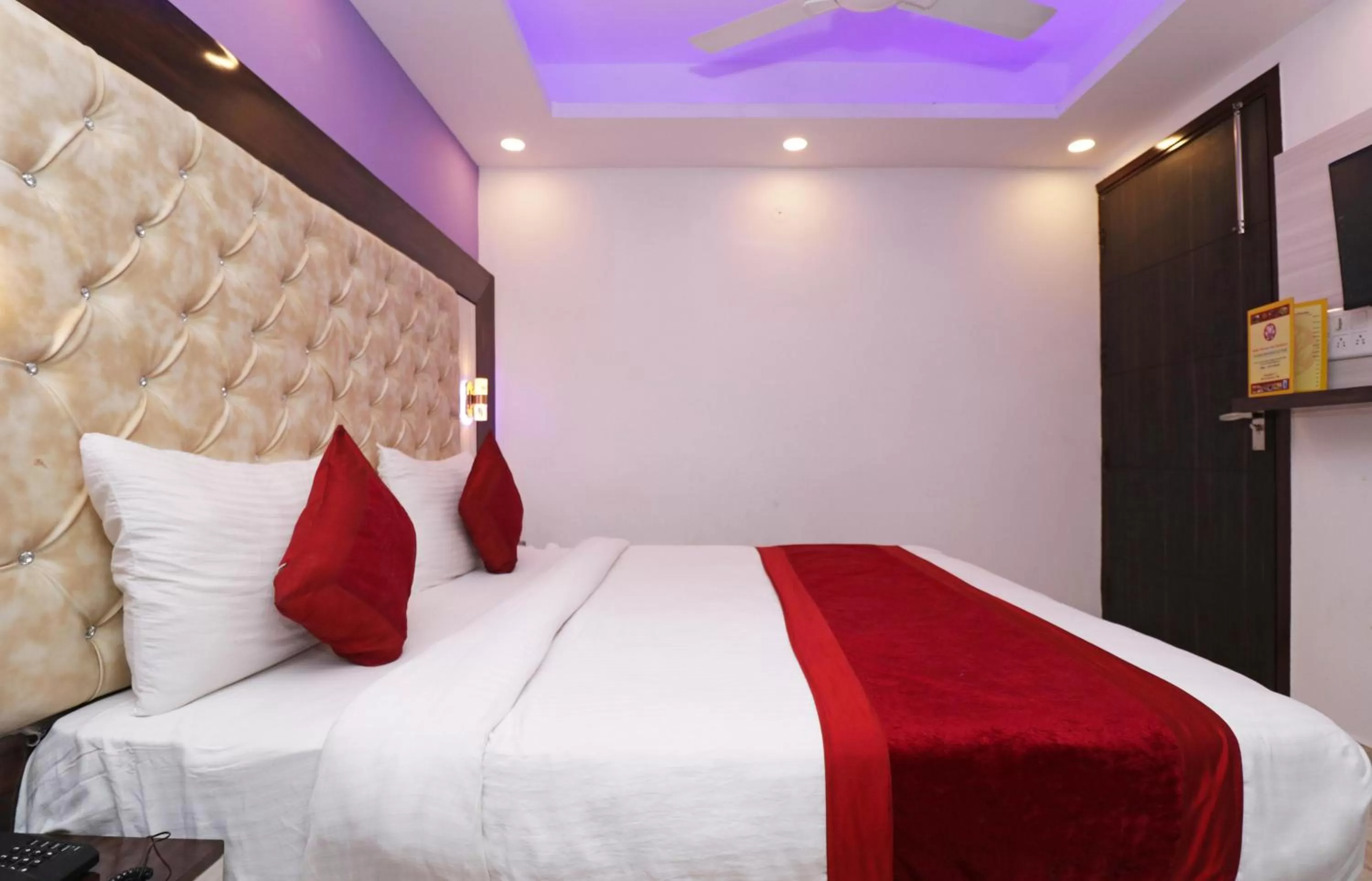 Photo of the whole room, Bed in Airport Hotel Shivaka Inn