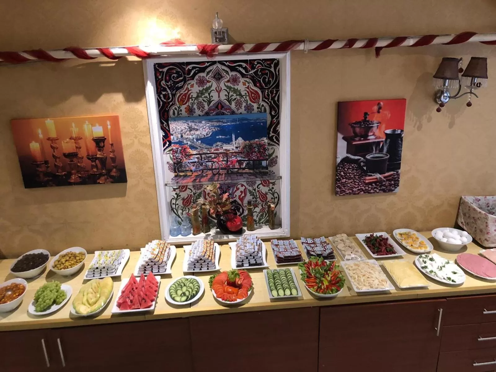 Food and drinks in The Lola Hotel