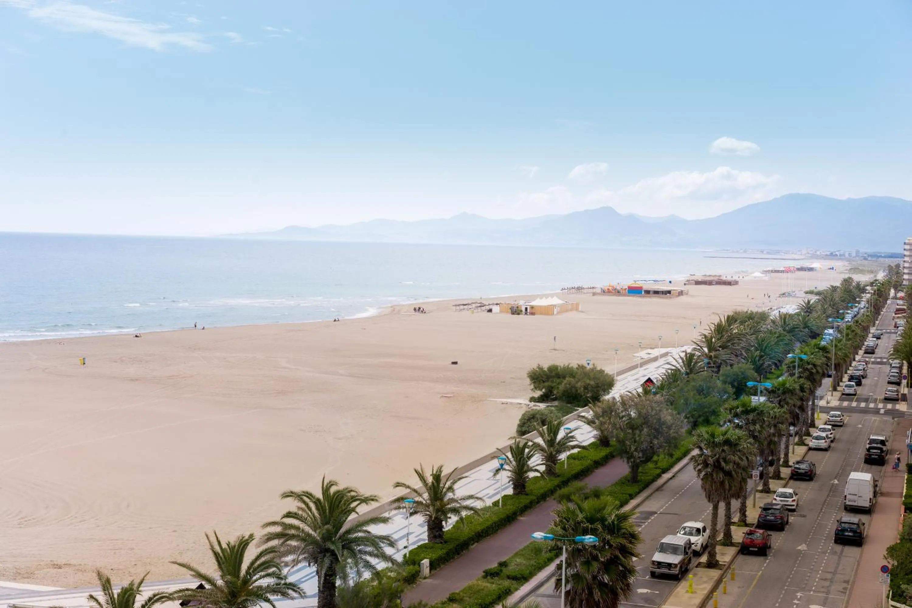 Beach in Best Western Plus Hotel Canet-Plage