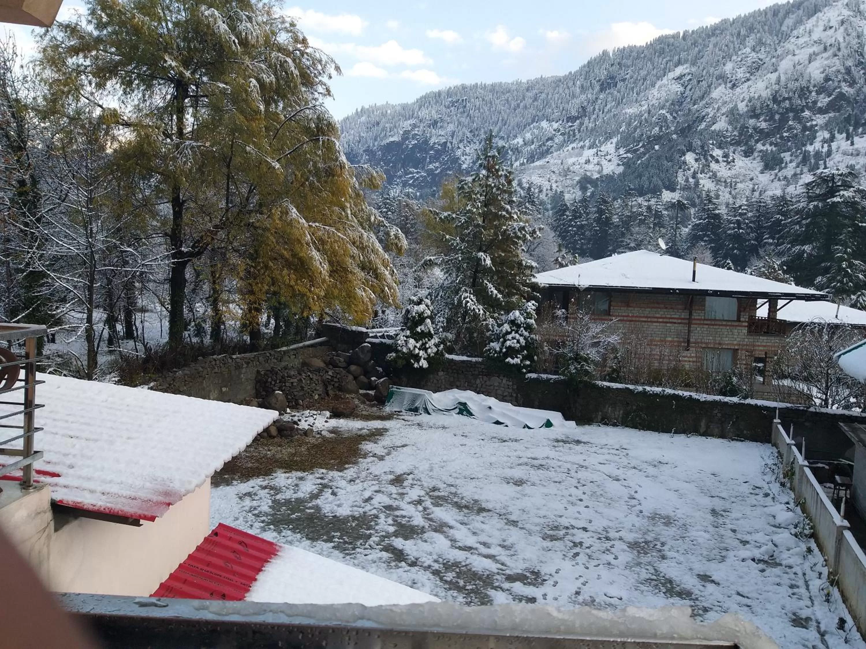 Winter in Hotel Ambika Resort Manali