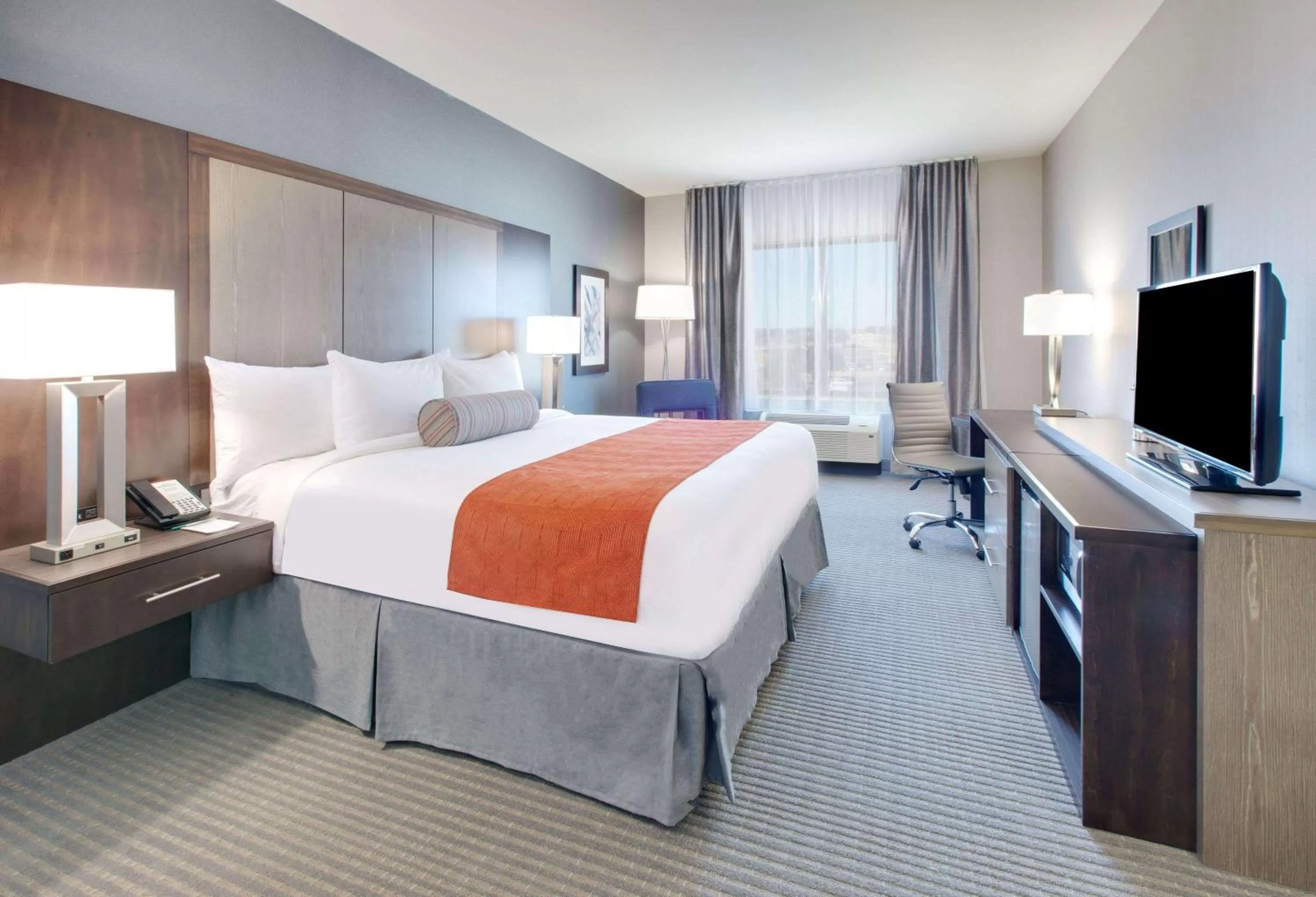 Photo of the whole room, Bed in Wingate by Wyndham San Angelo