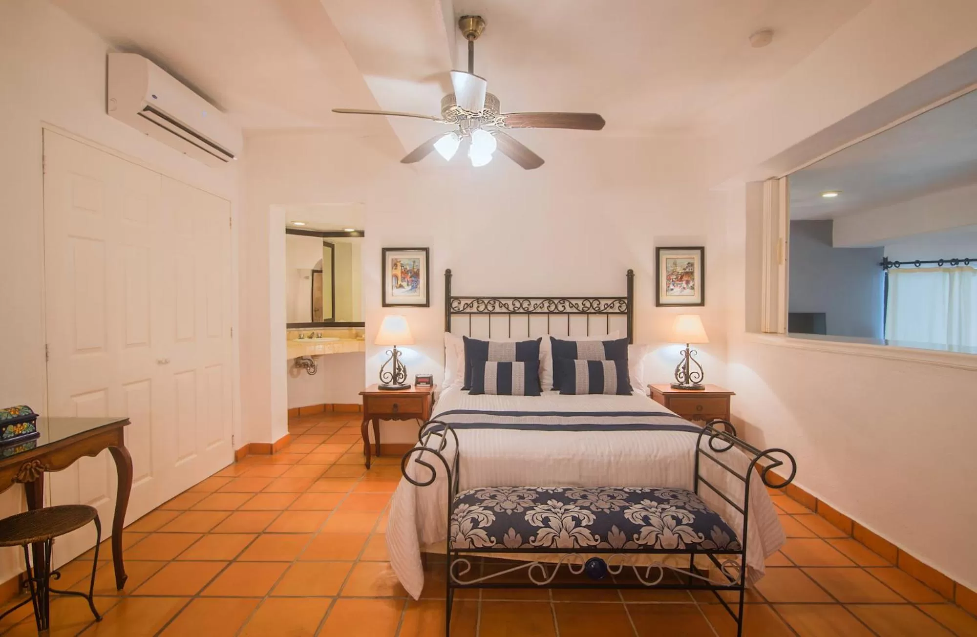 Bed in One Beach Street Zona Romantica Puerto Vallarta