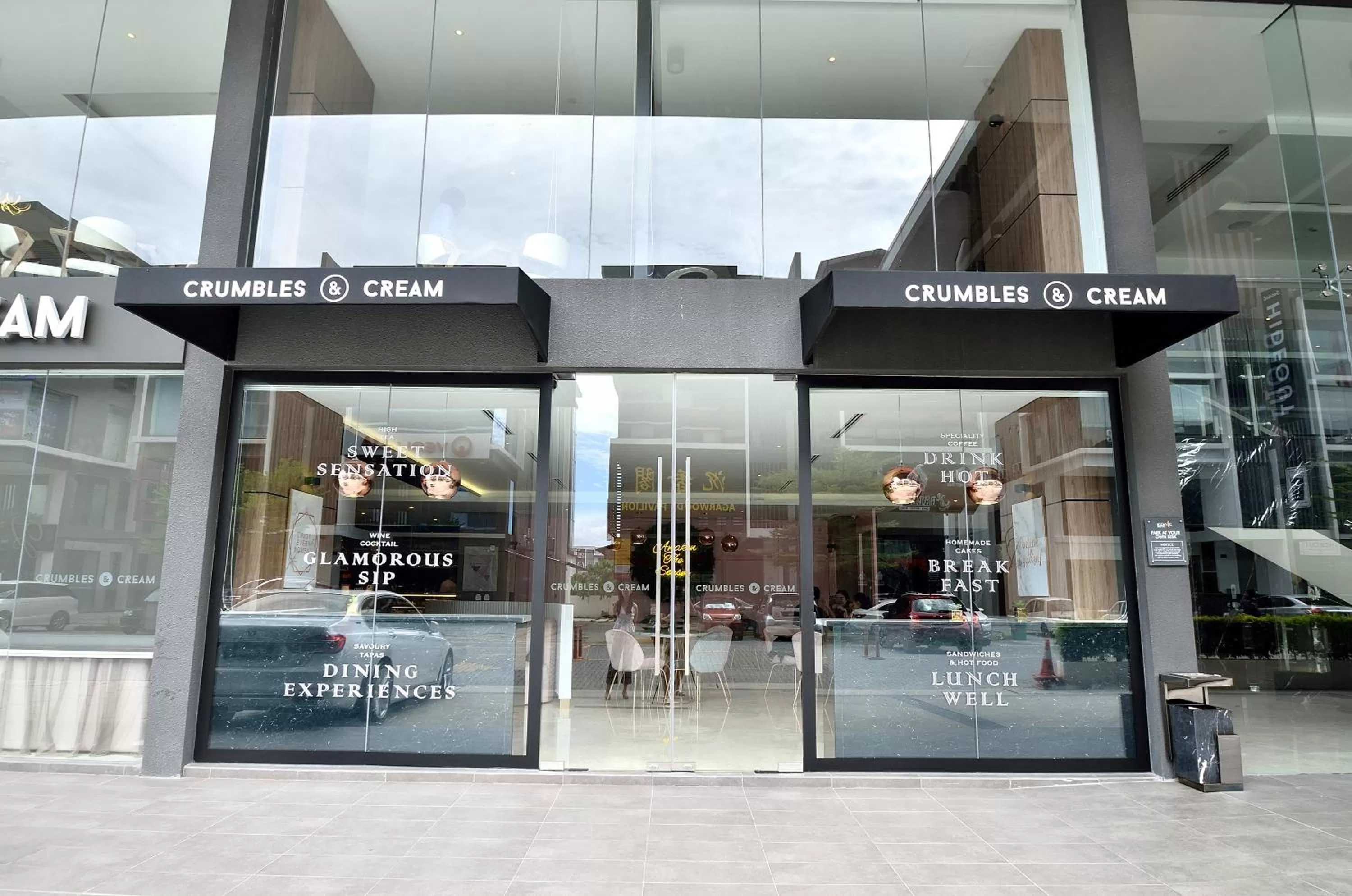 Restaurant/places to eat in Iconic Hotel