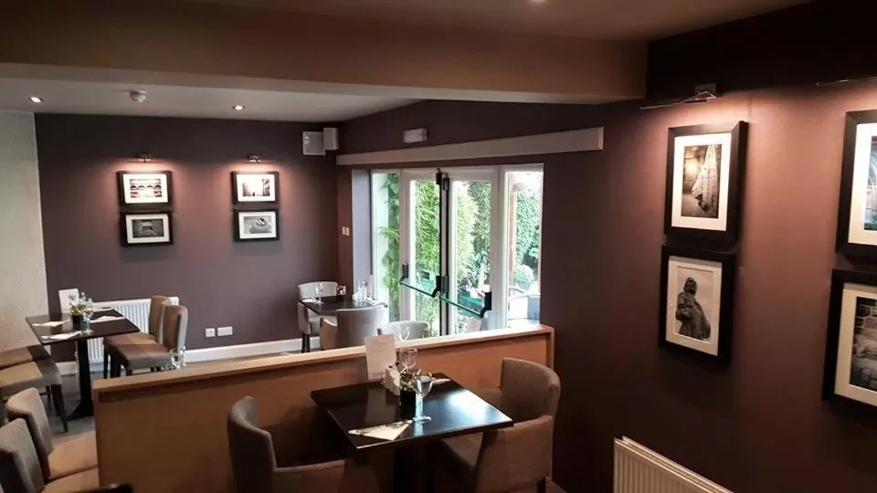 Restaurant/places to eat in The Fairburn Hotel