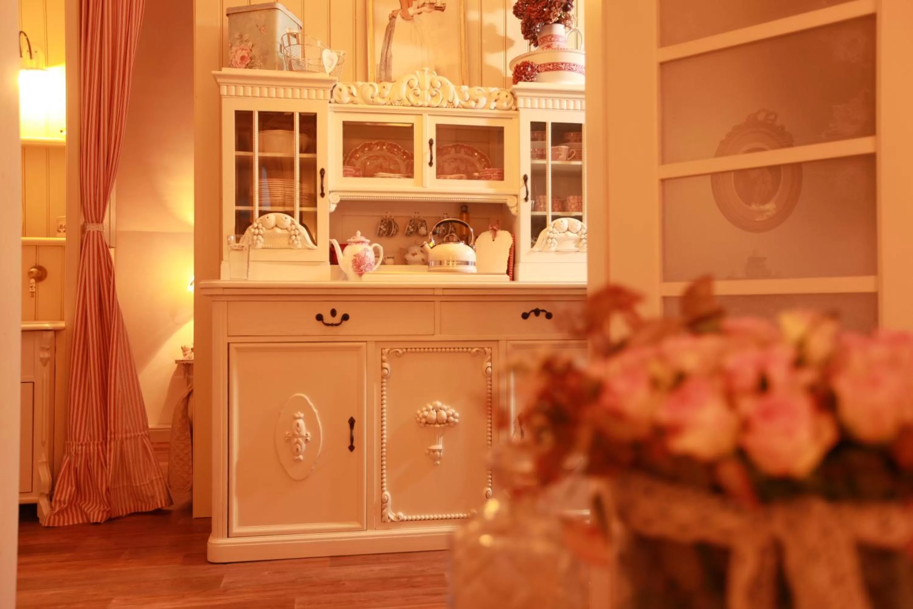 Kitchen or kitchenette in Weißt Du noch - Gästehäuser & Suiten