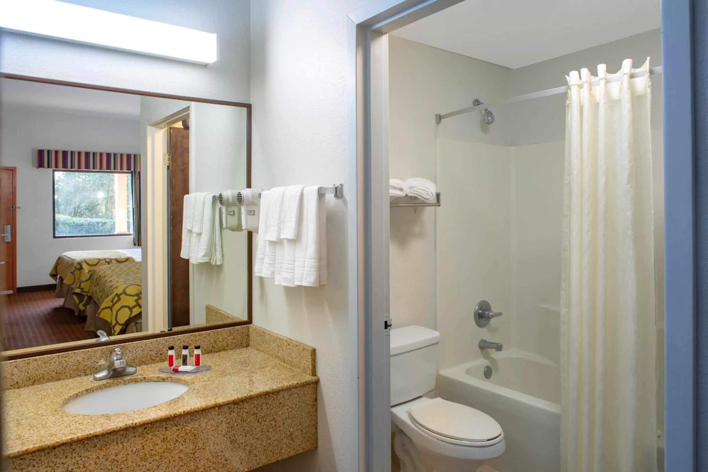 Studio Suite with Two Queen Beds - Non-Smoking in Baymont by Wyndham Midway Tallahassee Studio Suite with Two Queen Beds - Non-Smoking in Baymont by Wyndham Midway Tallahassee