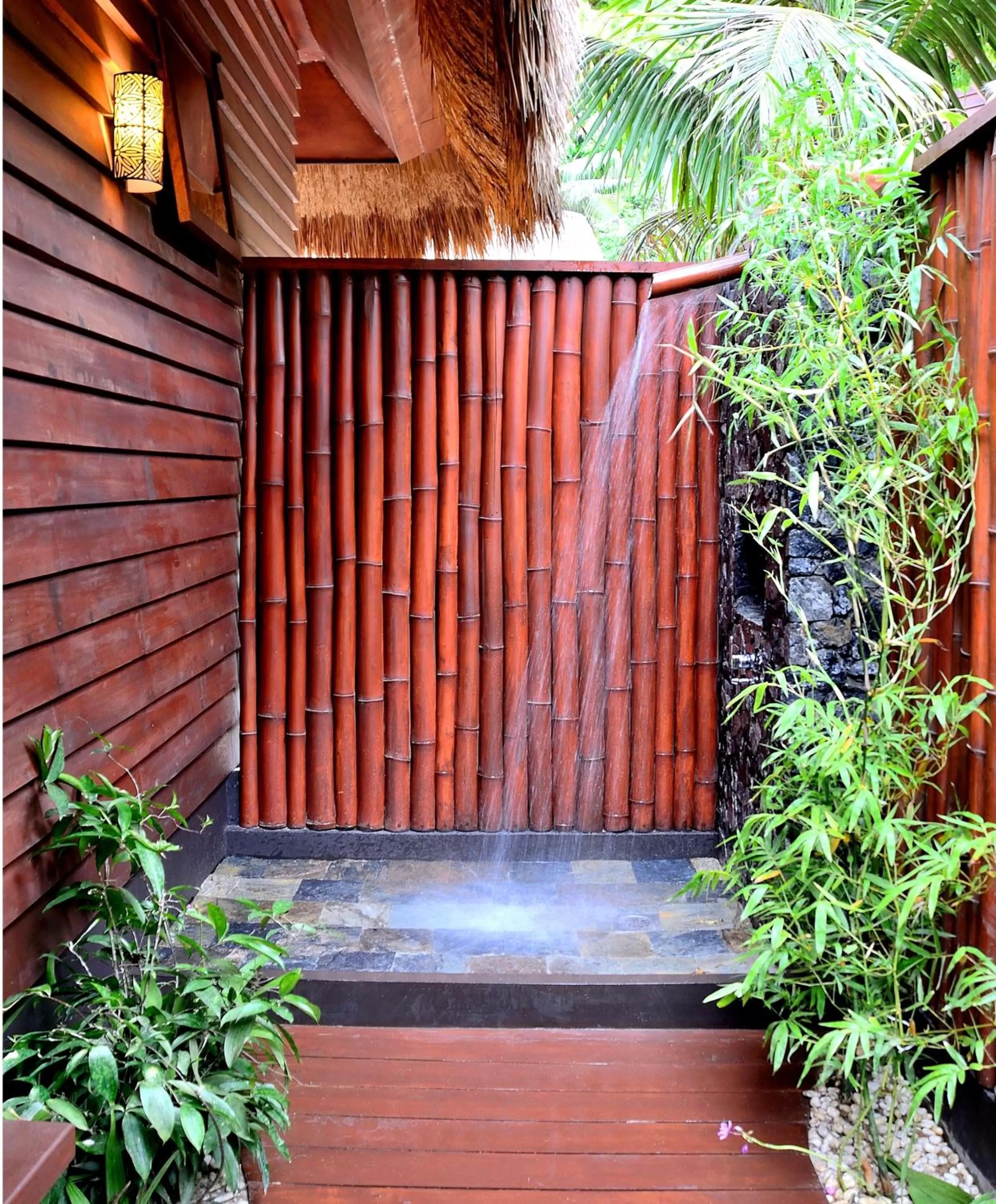 Shower in Cauayan Island Resort and Spa