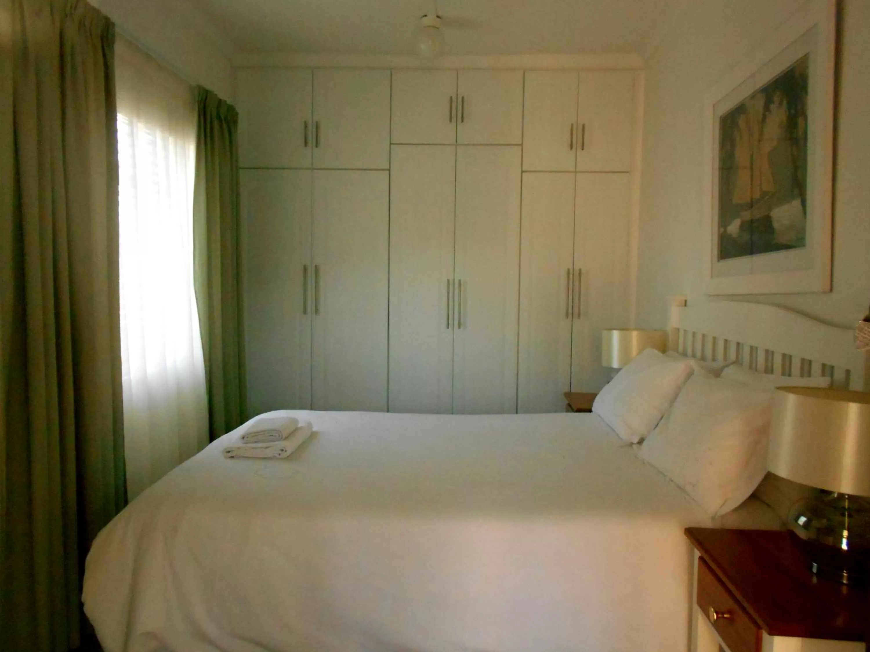 Bedroom, Bed in Majestic Guesthouse