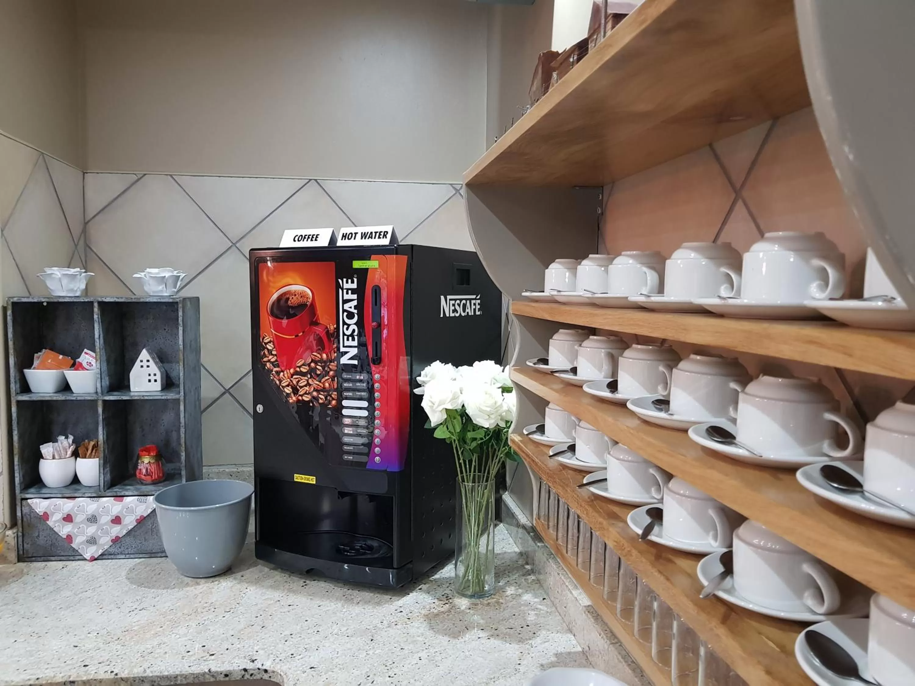 Breakfast in Shonalanga Lodge