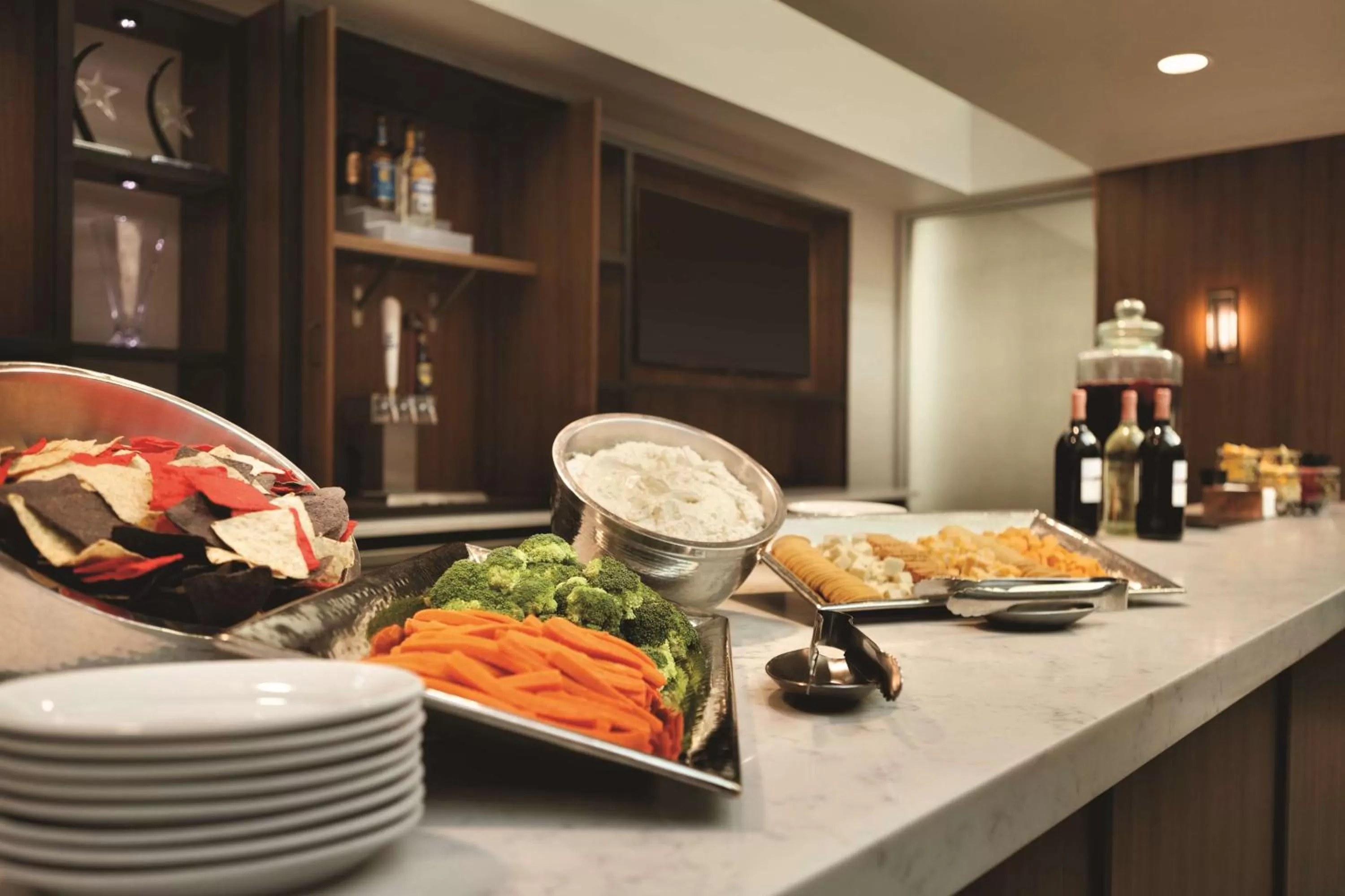 Dining area in Embassy Suites by Hilton Atlanta at Centennial Olympic Park