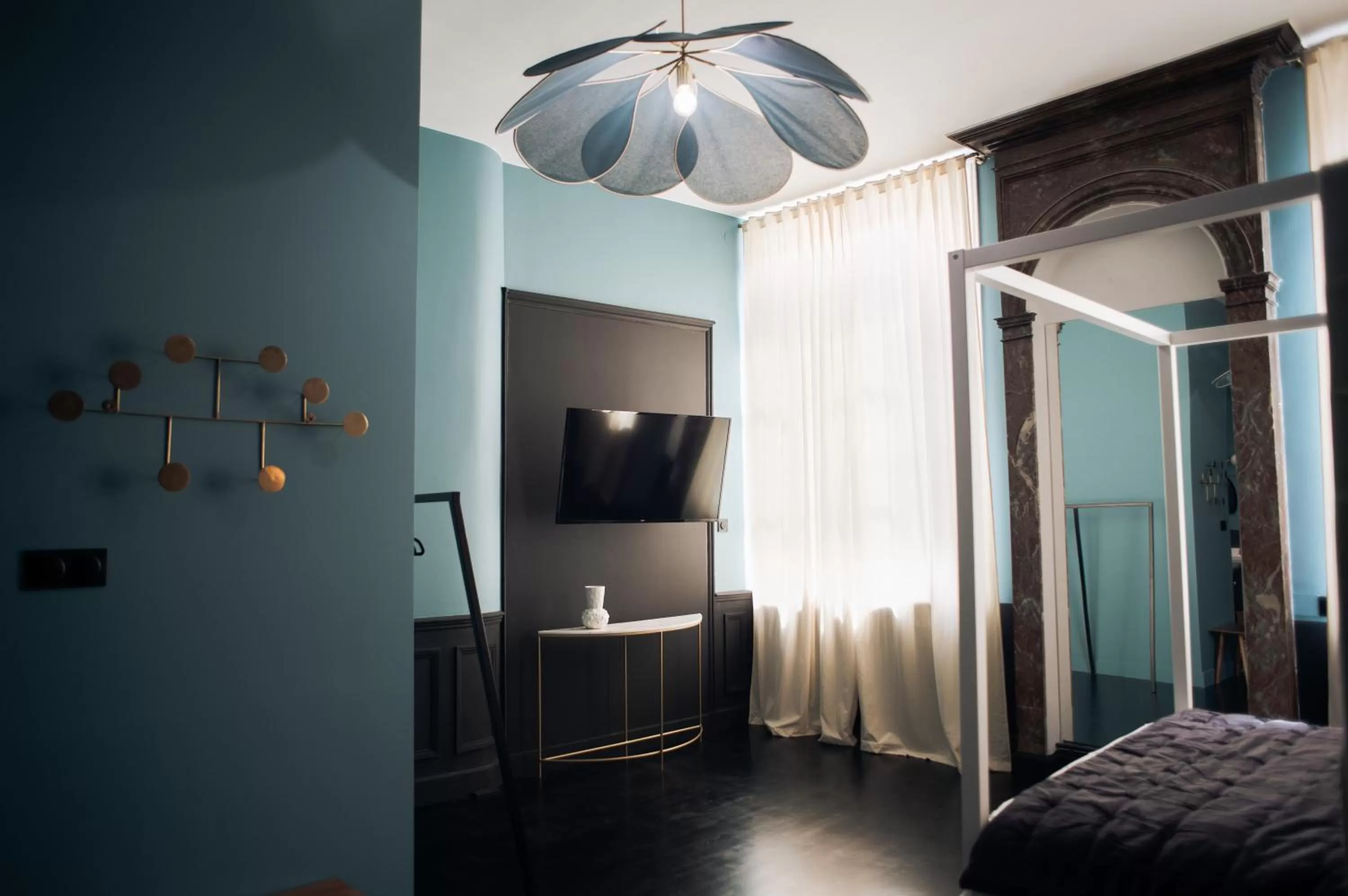 Photo of the whole room, TV/Entertainment Center in Hotel de Fouquet - Chambres d'hôtes