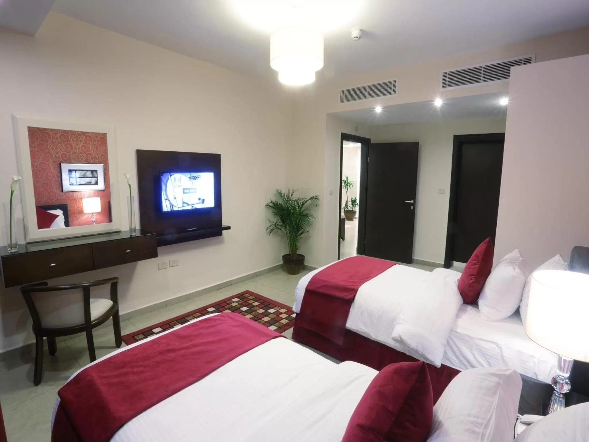 Bedroom, Bed in City Rose Hotel Suites