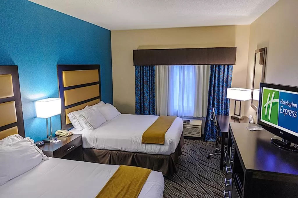 Standard Room with Two Queen Beds in Holiday Inn Express - Ludlow - Chicopee Area by IHG