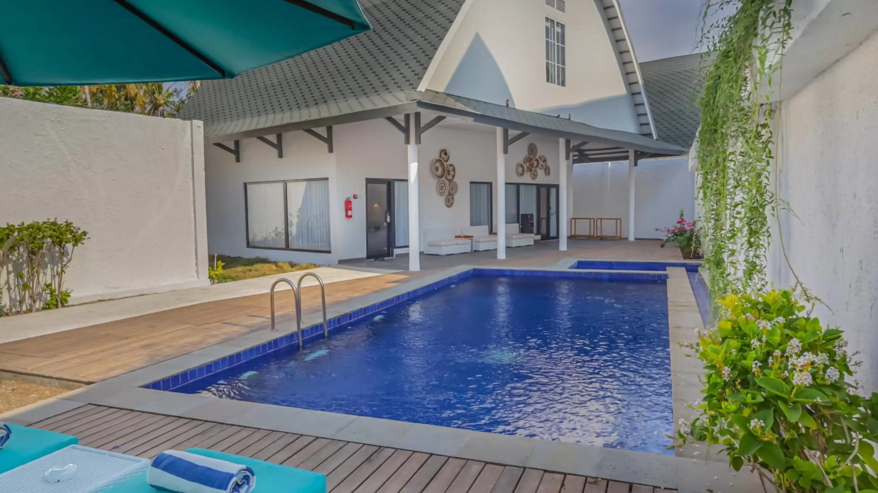 Pool view in Jambuluwuk Oceano Gili Trawangan