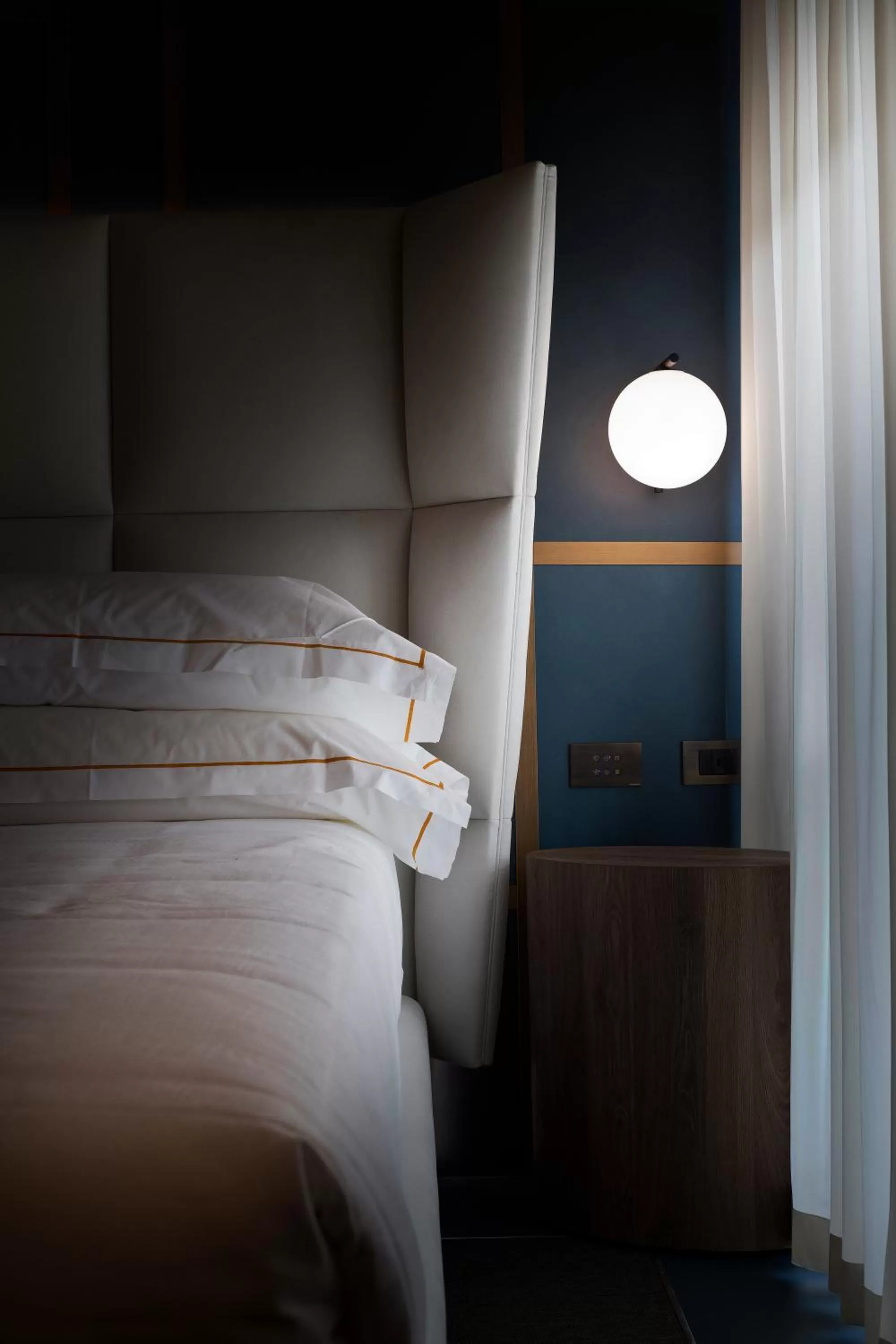 Bed in Vip's Motel Luxury Accommodation & Spa