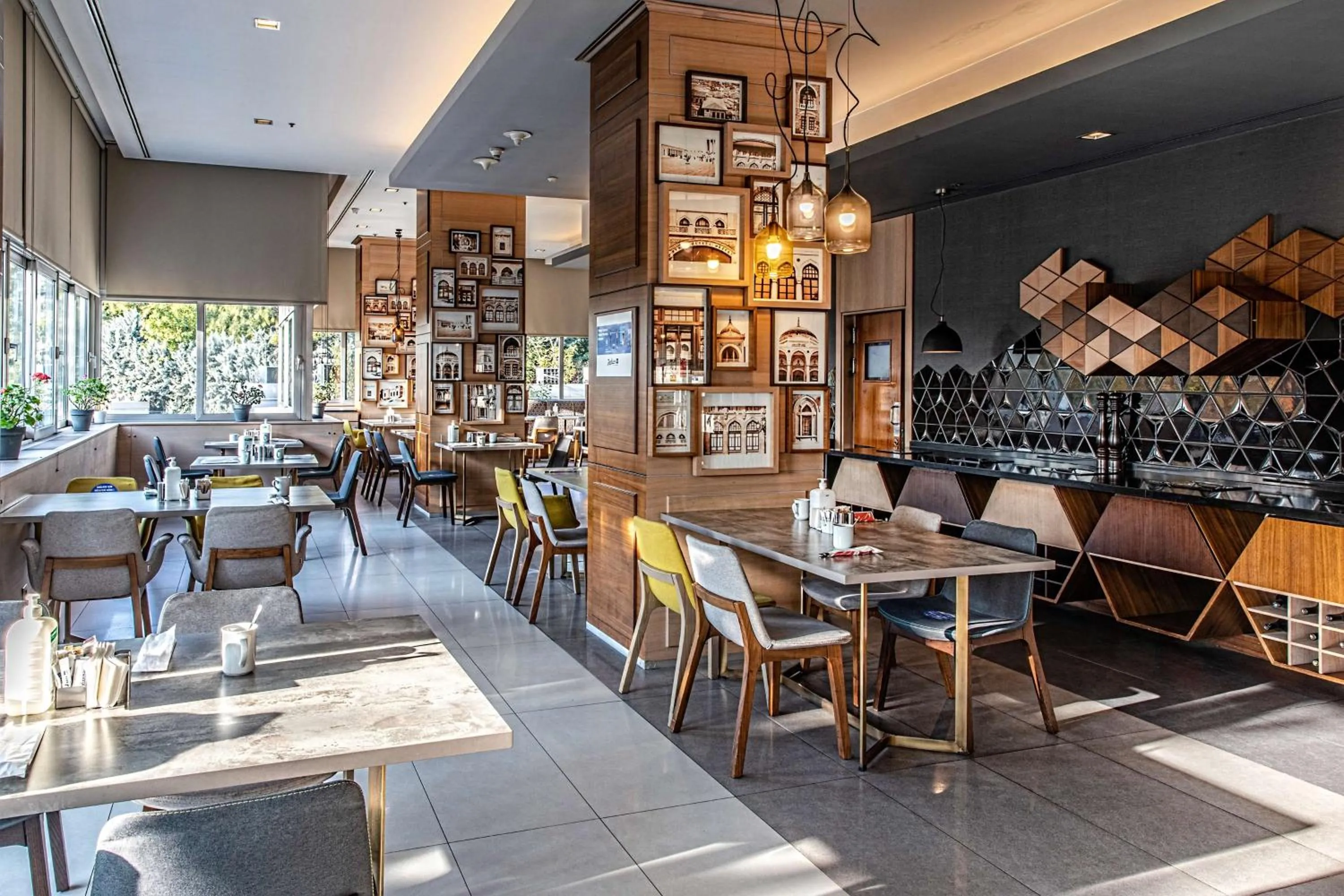 Restaurant/places to eat in Radisson Blu Ankara